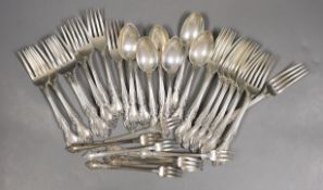 A thirty two piece part canteen of Gorham sterling flatware, comprising eight teaspoons, eight table