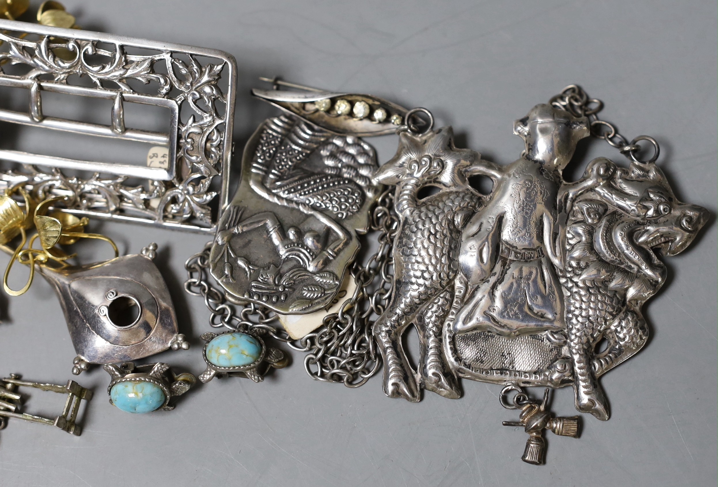 Assorted silver and white metal jewellery, including a belt buckle and stylish pair of drop - Image 3 of 4