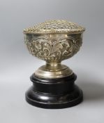 An Edwardian repousse silver rose bowl, with later engraved inscription, diameter 16.6cm, 9.5oz,