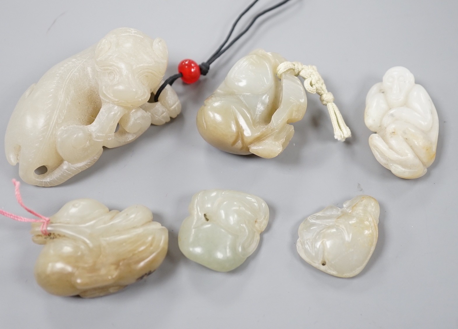 Six pieces of small carved Nephrite Jade figures - Image 4 of 4