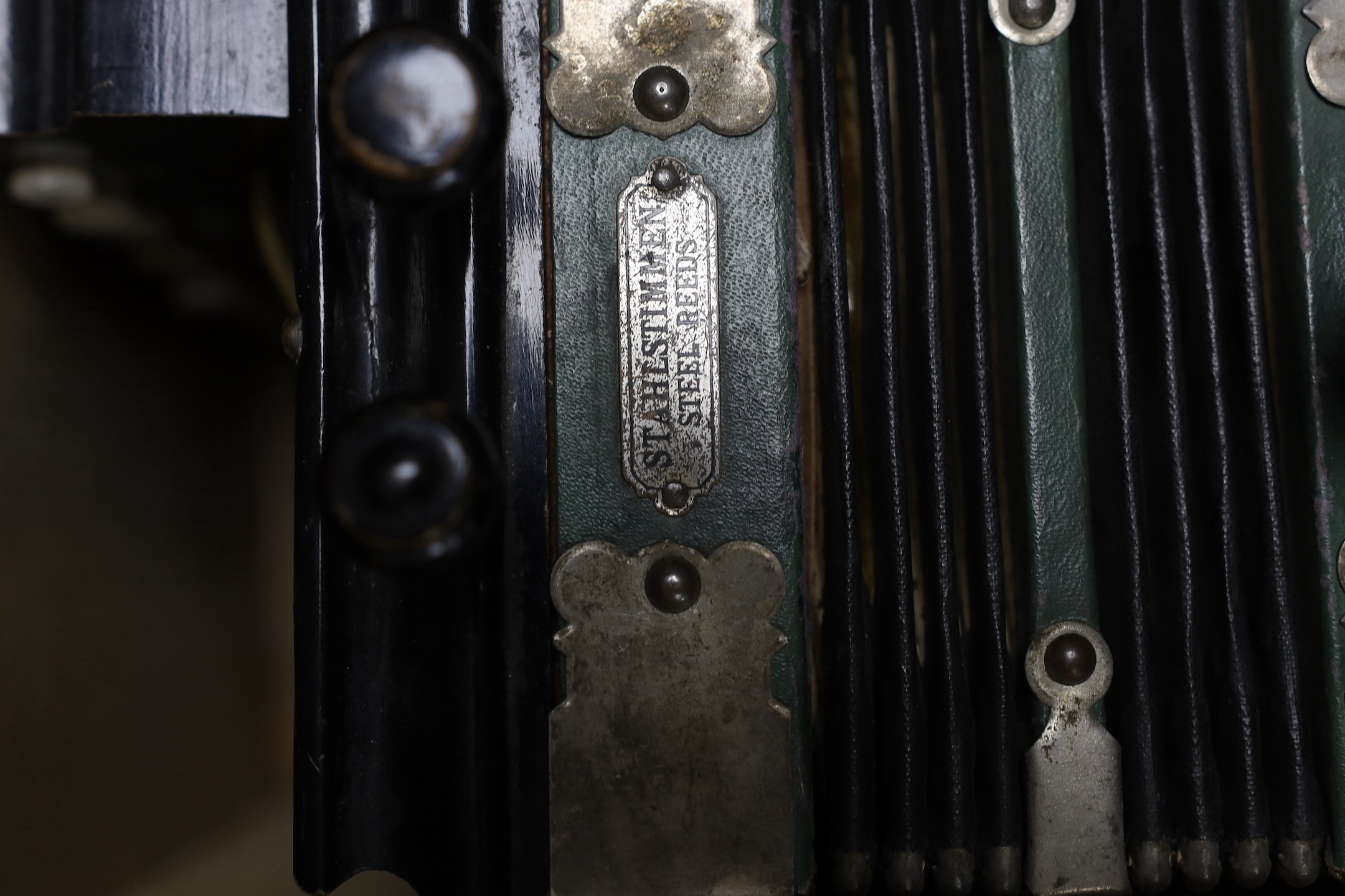 ‘The Peerless Accordeon’, boxed German accordion - Image 5 of 5