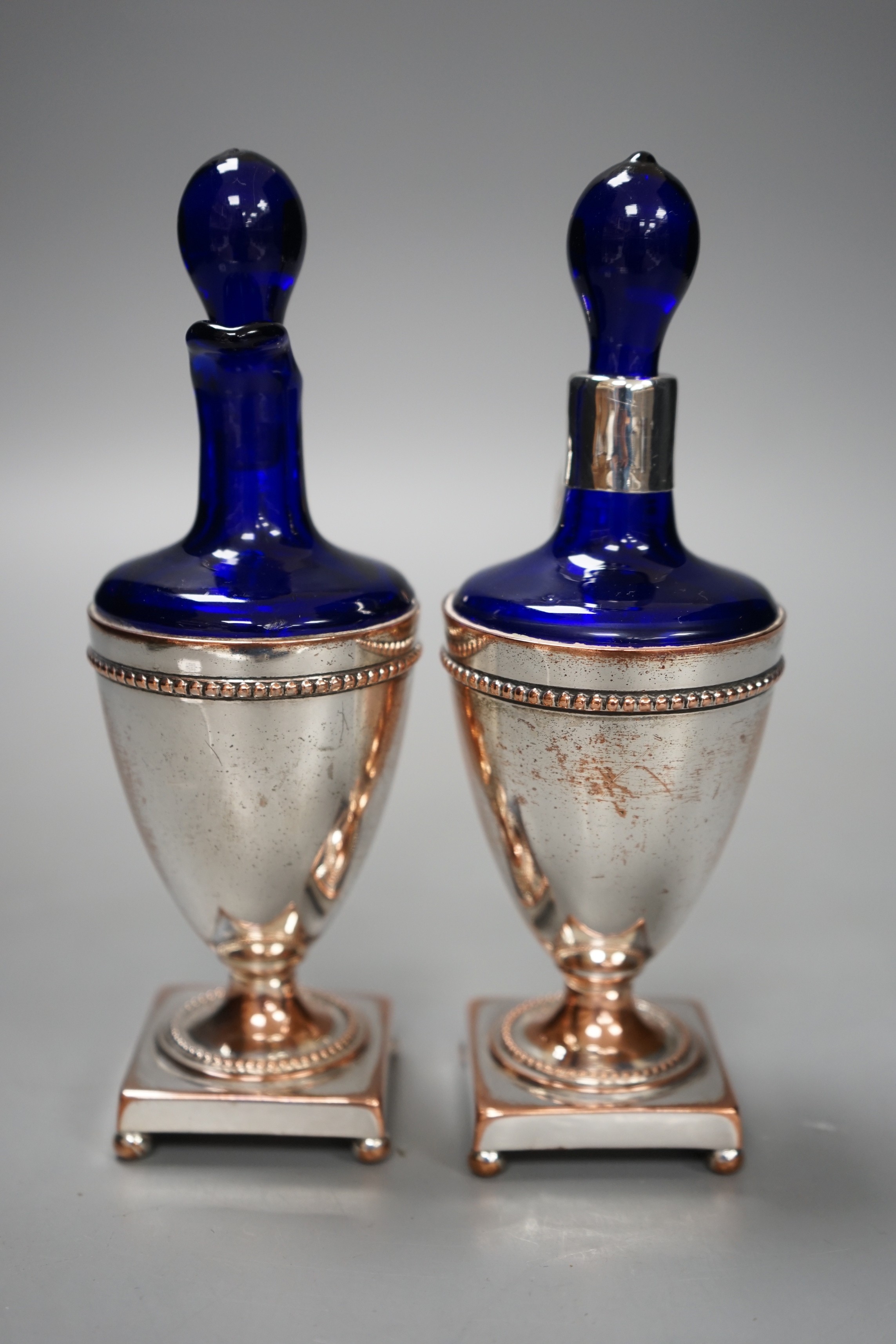 A pair of plate mounted blue glass scents, 16.5cm tall - Image 3 of 4