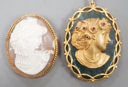 A 9ct gold and ruby mounted moss agate oval pendant with applied bust of a lady 52mm, moss agate