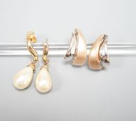 A modern pair of two colour 14k earrings, 4.1 grams and a pair of simulated pearl set earrings.