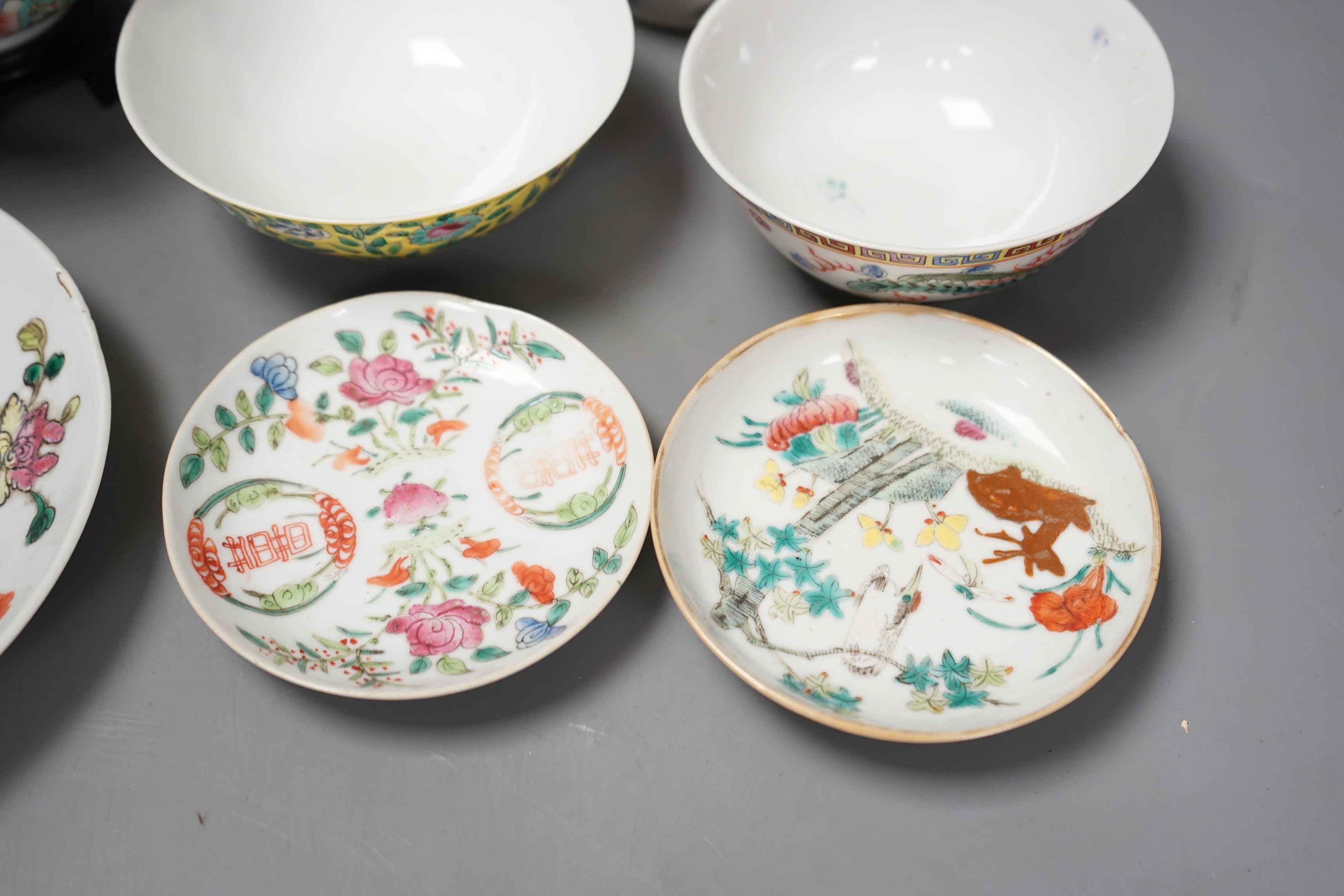 An assortment of Chinese famille verte bowls and dishes, 19th / 20th century, tallest 12.5cm - Image 2 of 6