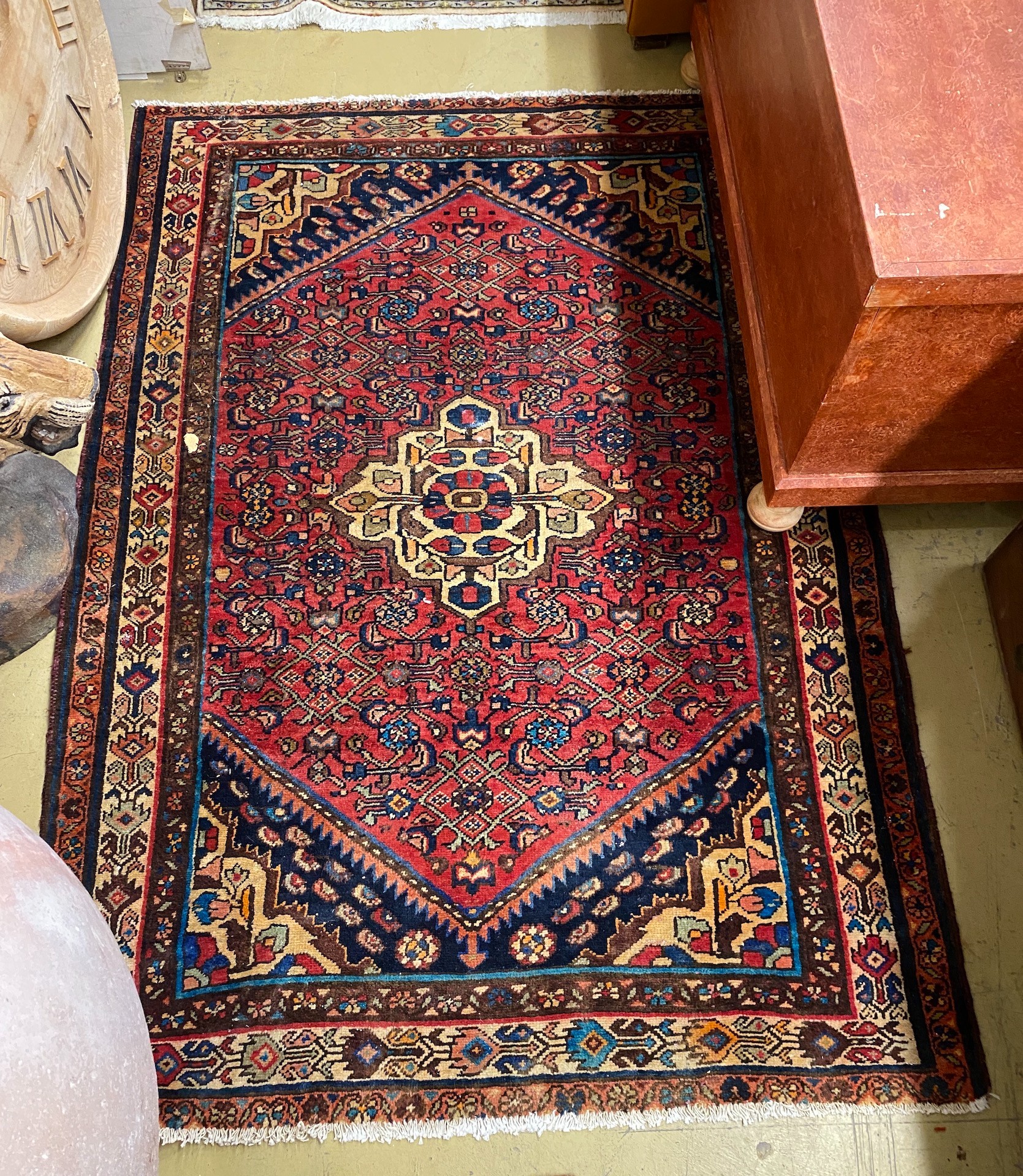 A Hamadan rug, 176 x 123cm