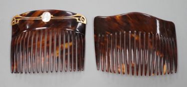 An early 20th century 9ct and mother of pearl mounted tortoiseshell hair comb, by Murrle Bennett &