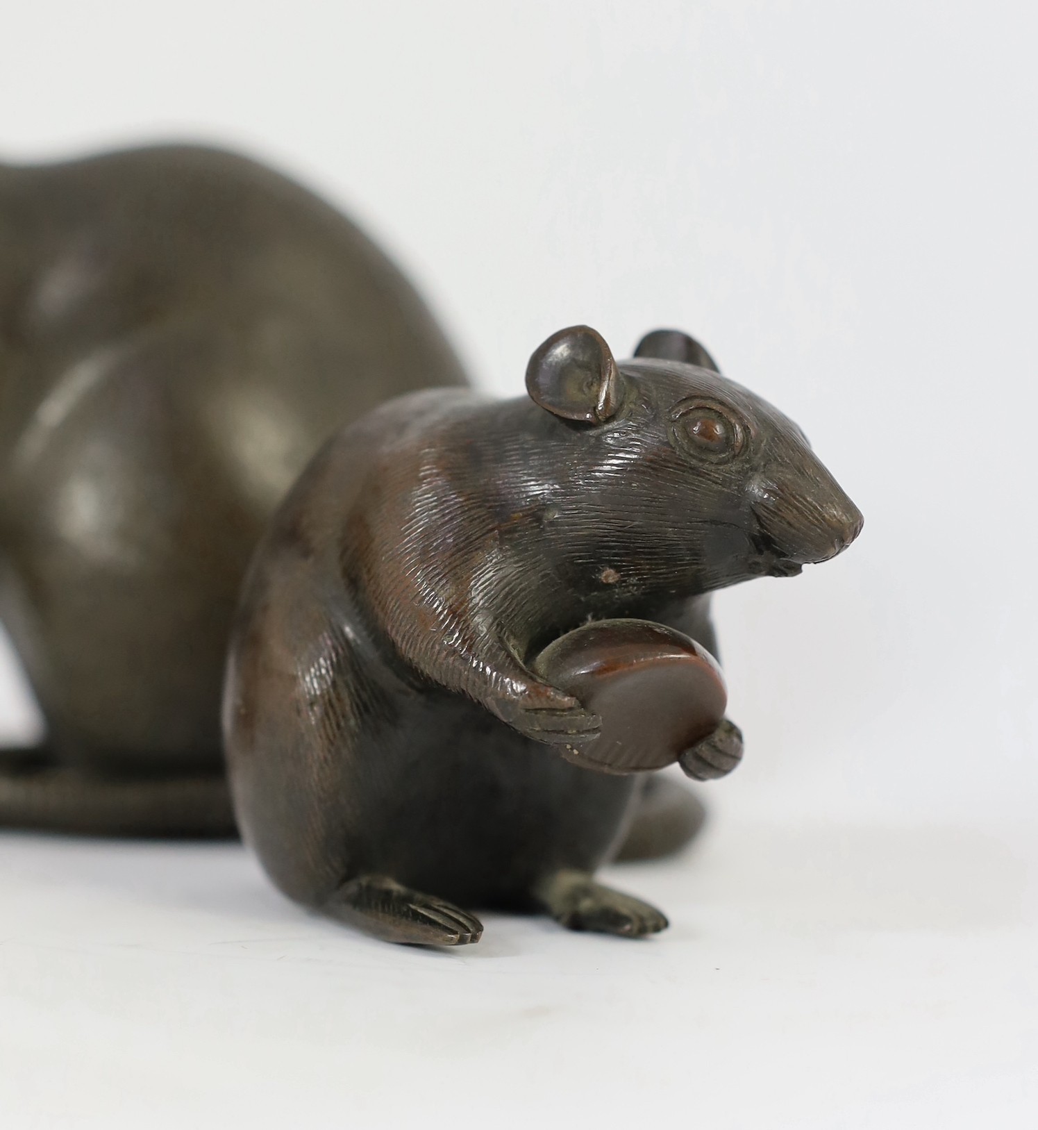 An assembled group of five Japanese bronze and mixed metal models of rats, Meiji period, each rat - Image 5 of 10