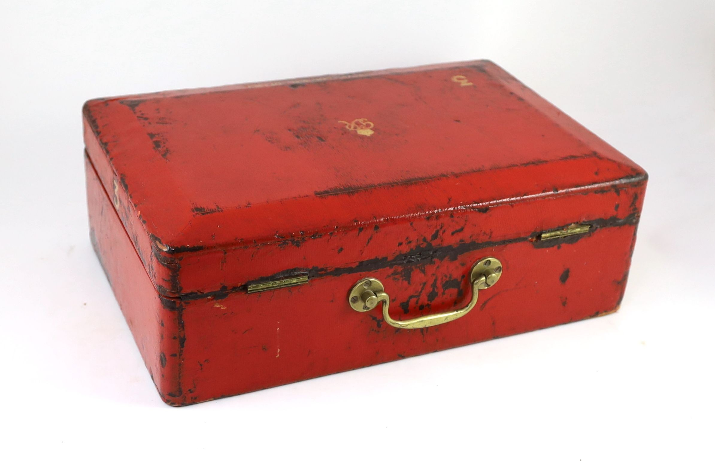 ° ° A George VI red morocco leather government despatch box, embossed in gold with the royal - Bild 3 aus 6