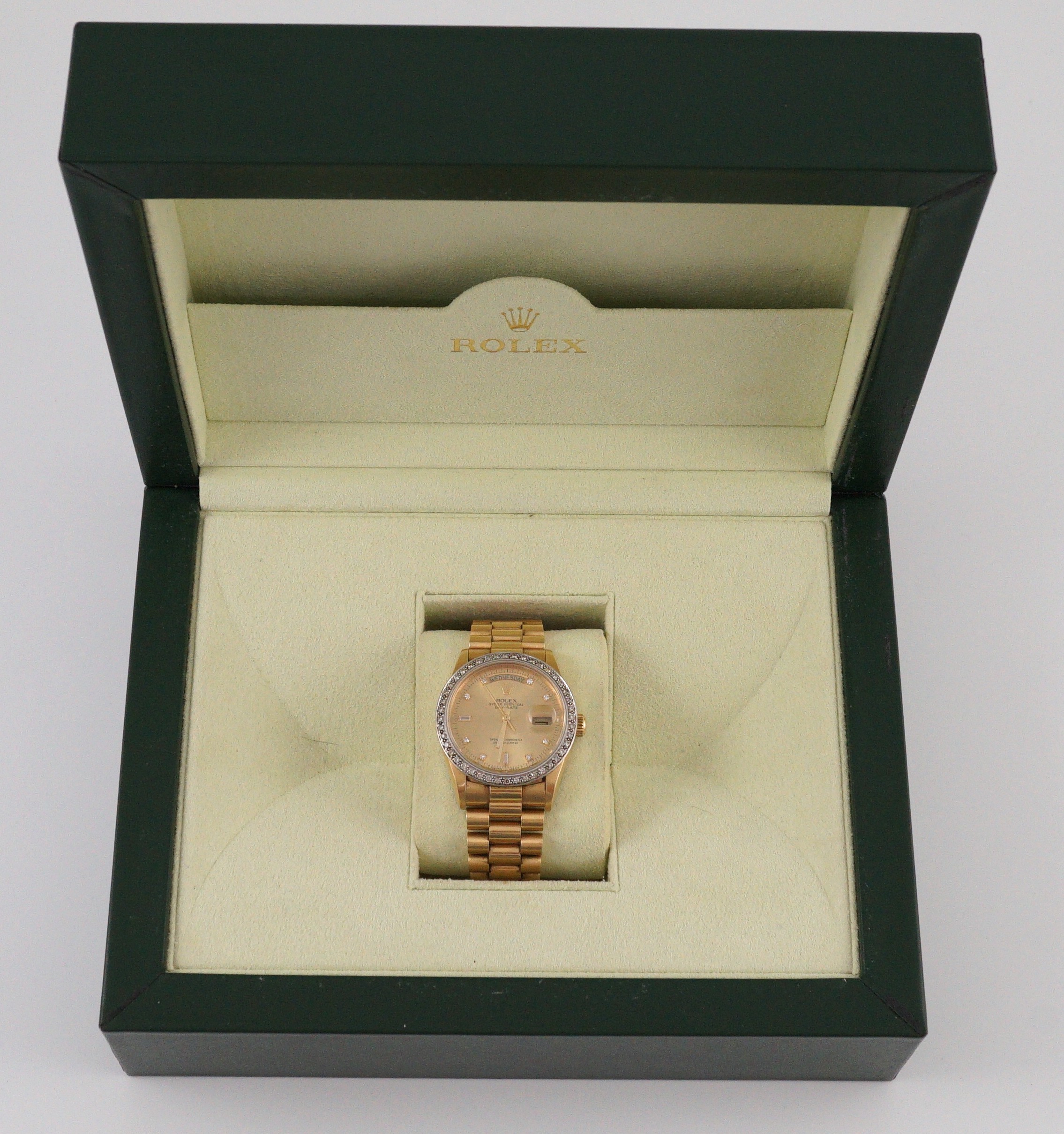 A gentleman's 1980's 18ct gold and diamond set Rolex Oyster Perpetual Day-Date wrist watch, with - Bild 7 aus 8