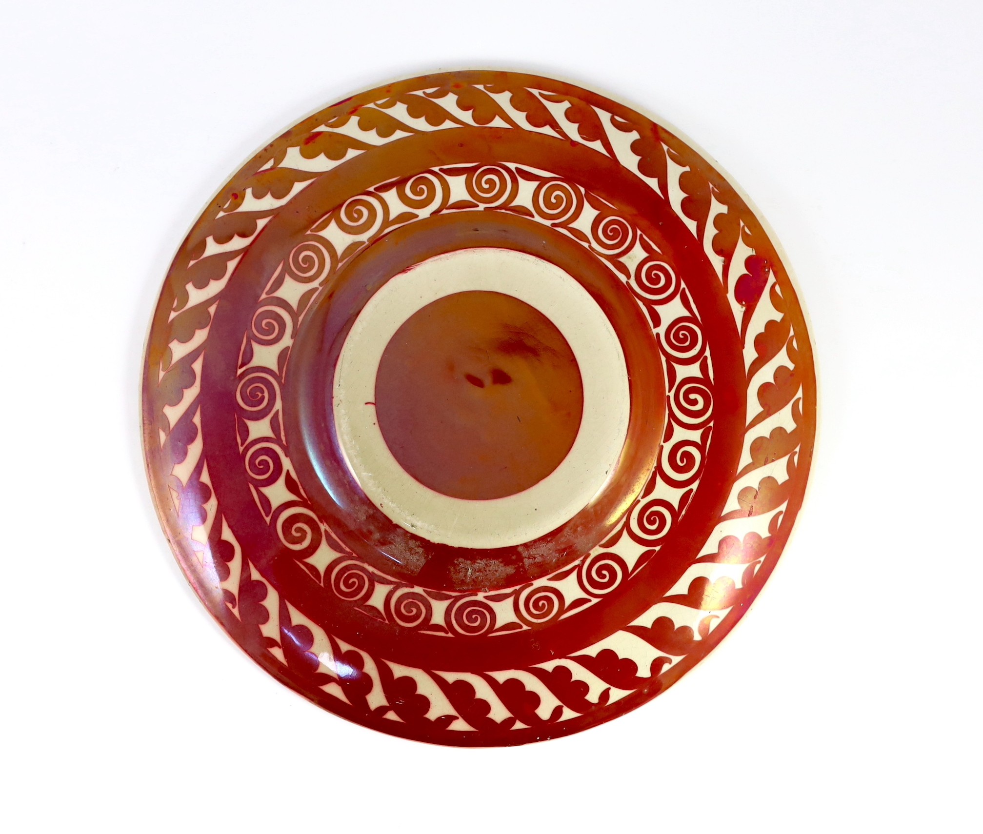 A rare William de Morgan ruby lustre dish, c.1880, painted on a Staffordshire earthenware blank dish - Bild 5 aus 5