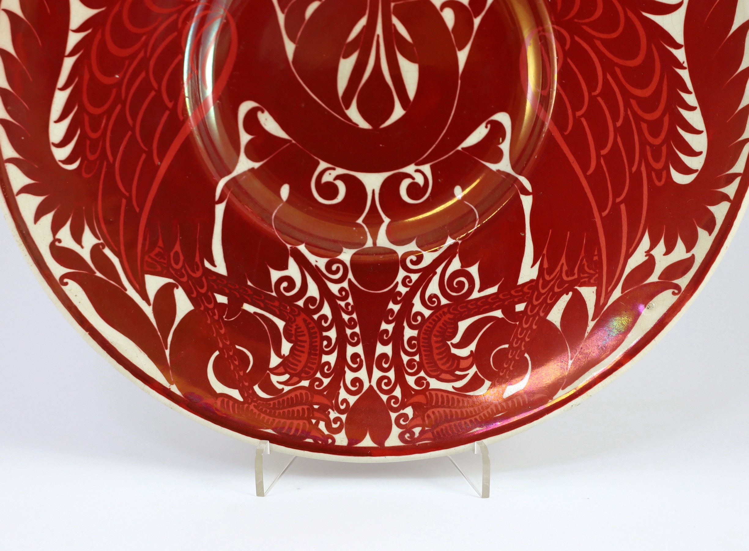 A rare William de Morgan ruby lustre dish, c.1880, painted on a Staffordshire earthenware blank dish - Bild 4 aus 5