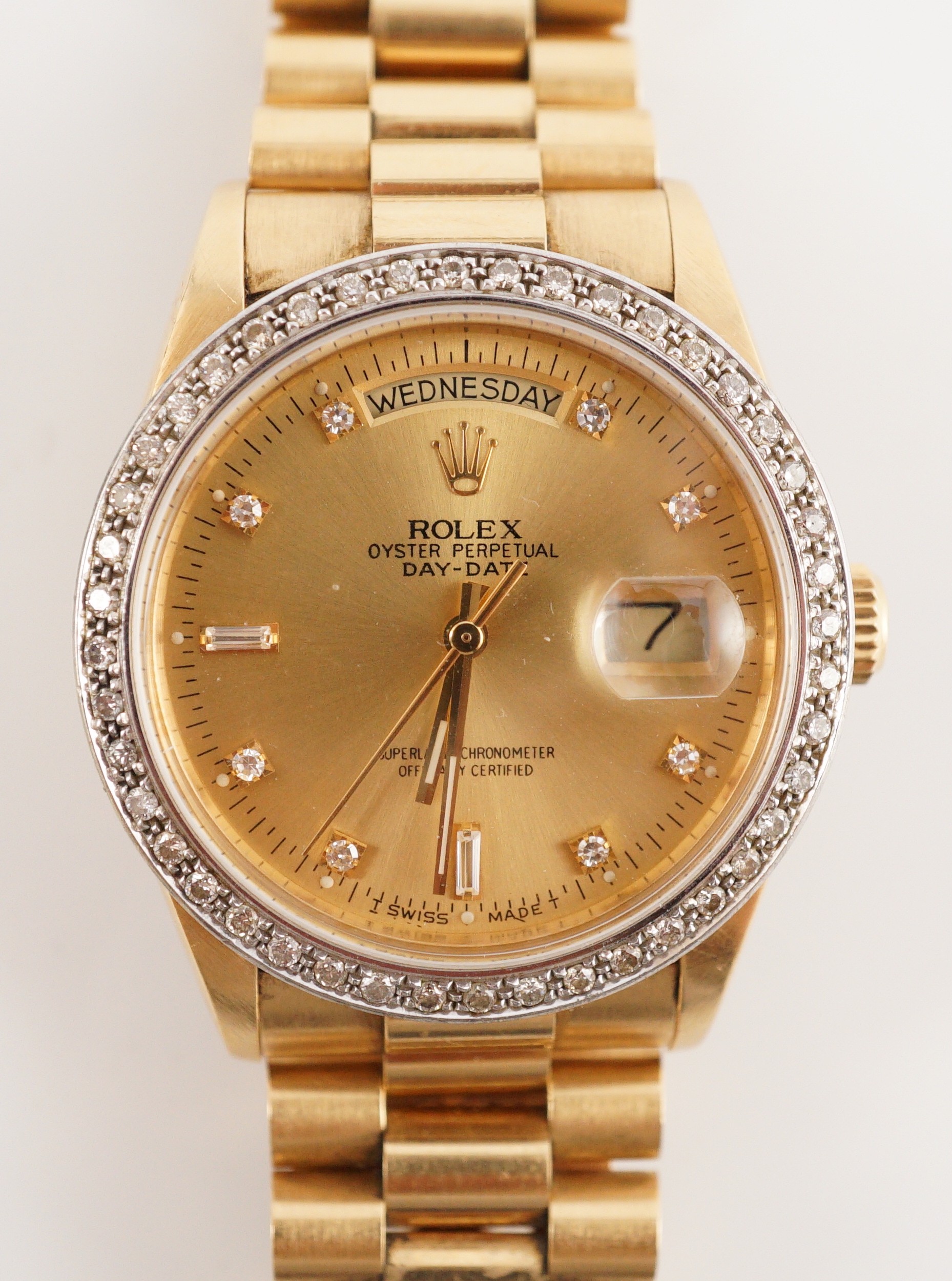 A gentleman's 1980's 18ct gold and diamond set Rolex Oyster Perpetual Day-Date wrist watch, with - Bild 4 aus 8