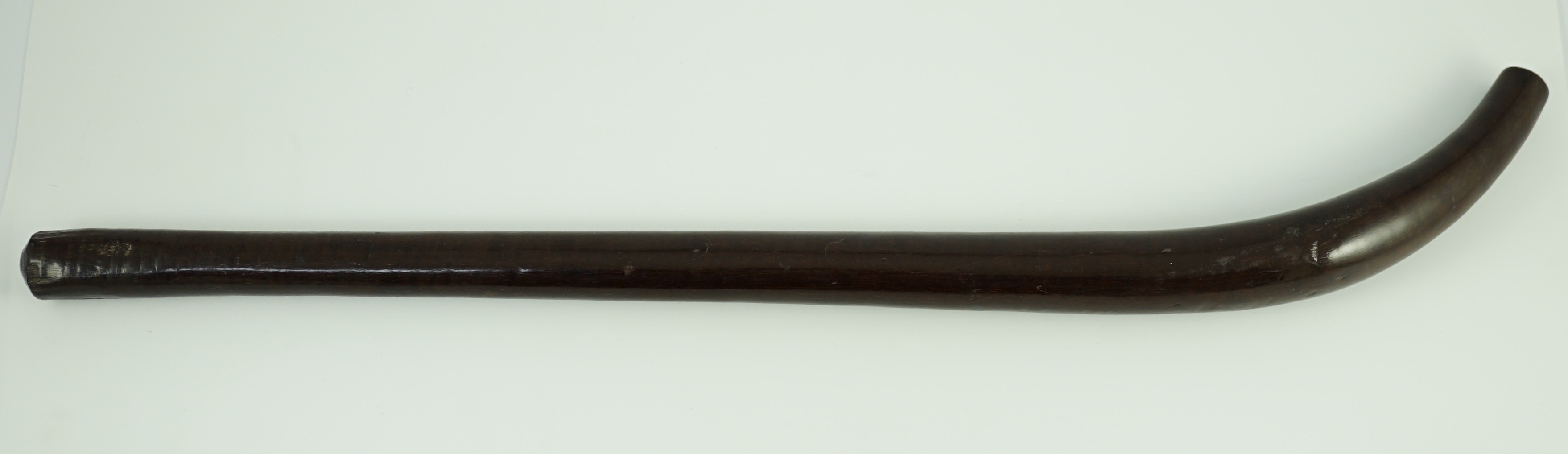 A Fijian curved hardwood dancing club, of rounded tapered form, 62cm long**CONDITION REPORT**Dark - Bild 6 aus 6