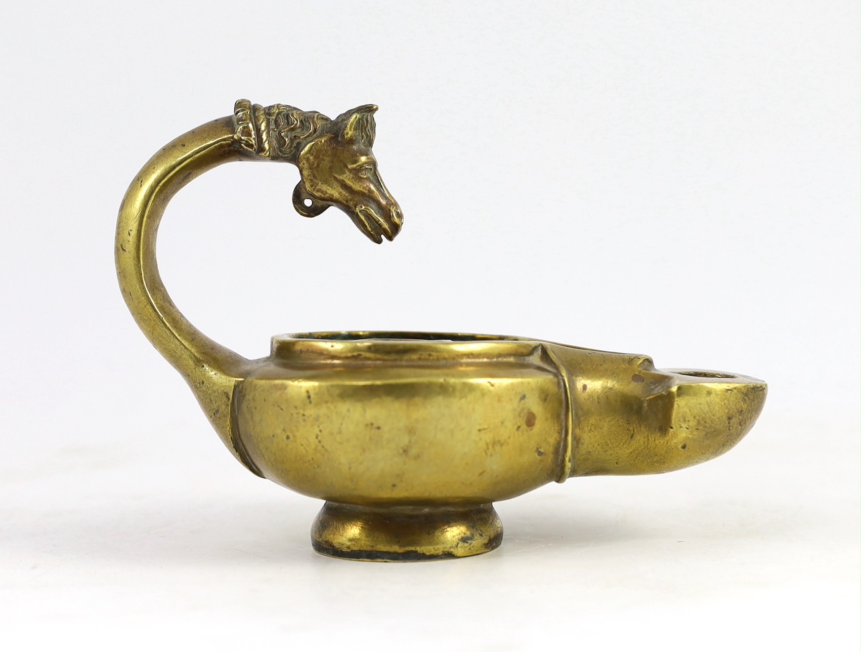 A Renaissance or Roman bronze oil lamp, the high looped handle with horse head finial, 17.5cm - Bild 2 aus 5