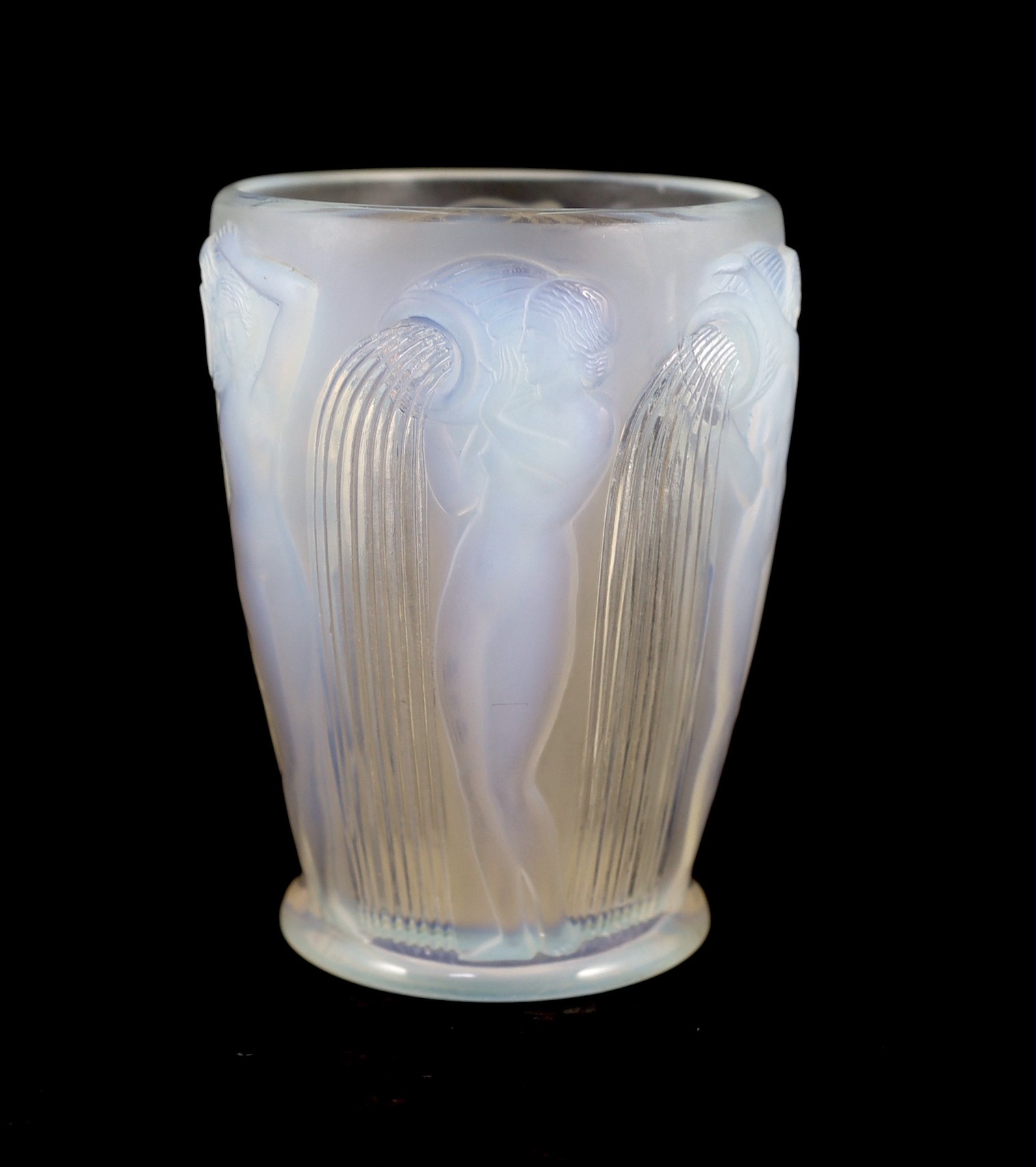 An R. Lalique glass ‘Danaides’ opalescent glass vase, engraved mark ‘R. LALIQUE FRANCE’, Marcilhac - Bild 2 aus 6