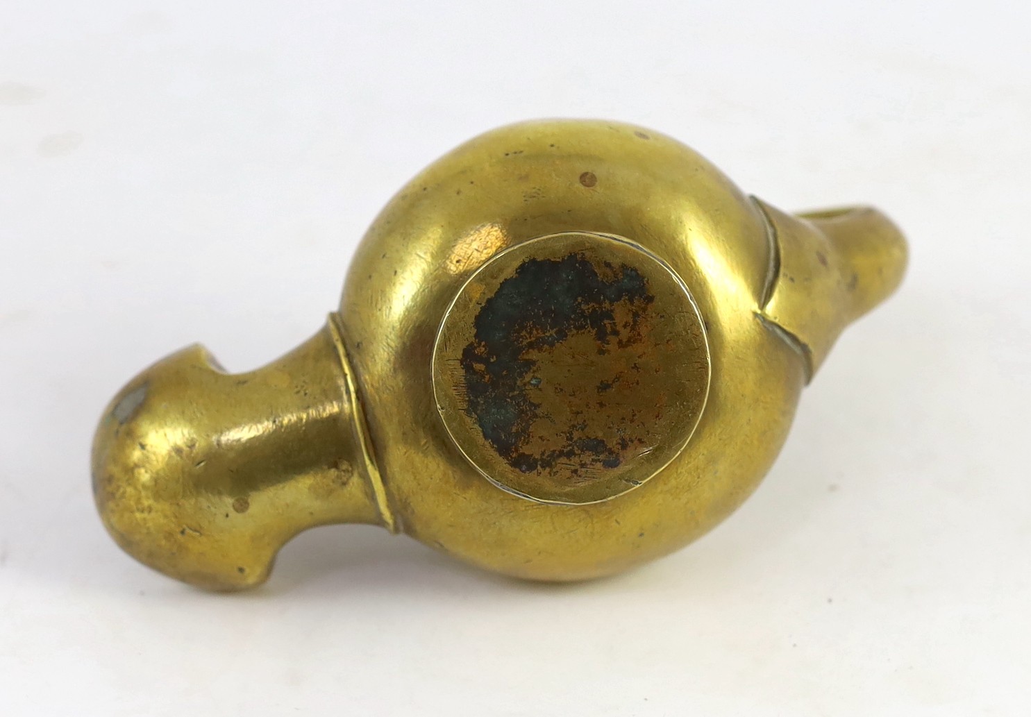 A Renaissance or Roman bronze oil lamp, the high looped handle with horse head finial, 17.5cm - Bild 5 aus 5