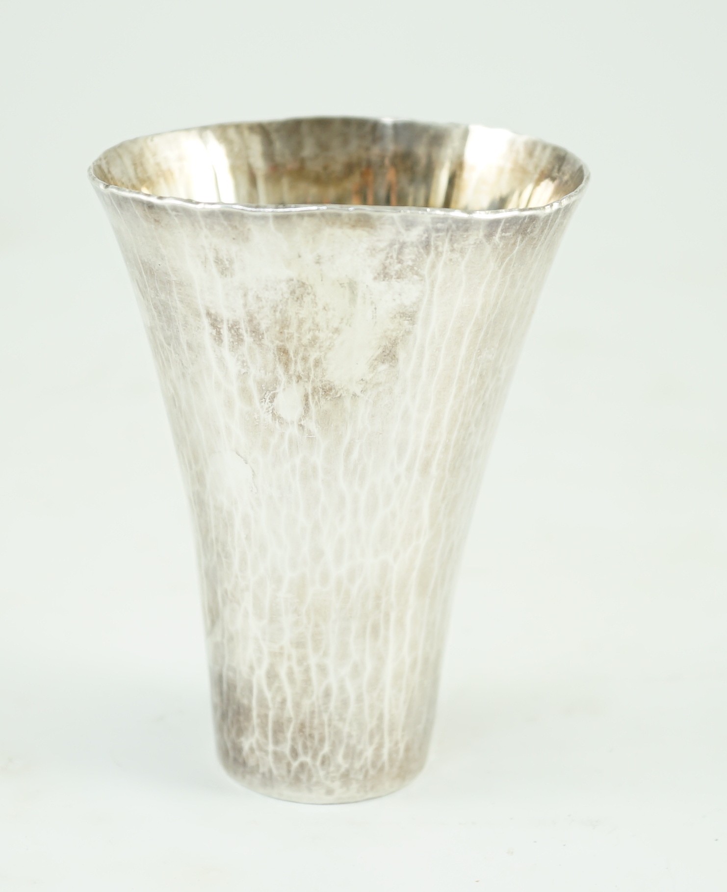 A modern Britannia standard planished silver cup, by Malcolm Appleby, of flared form, with - Image 4 of 6