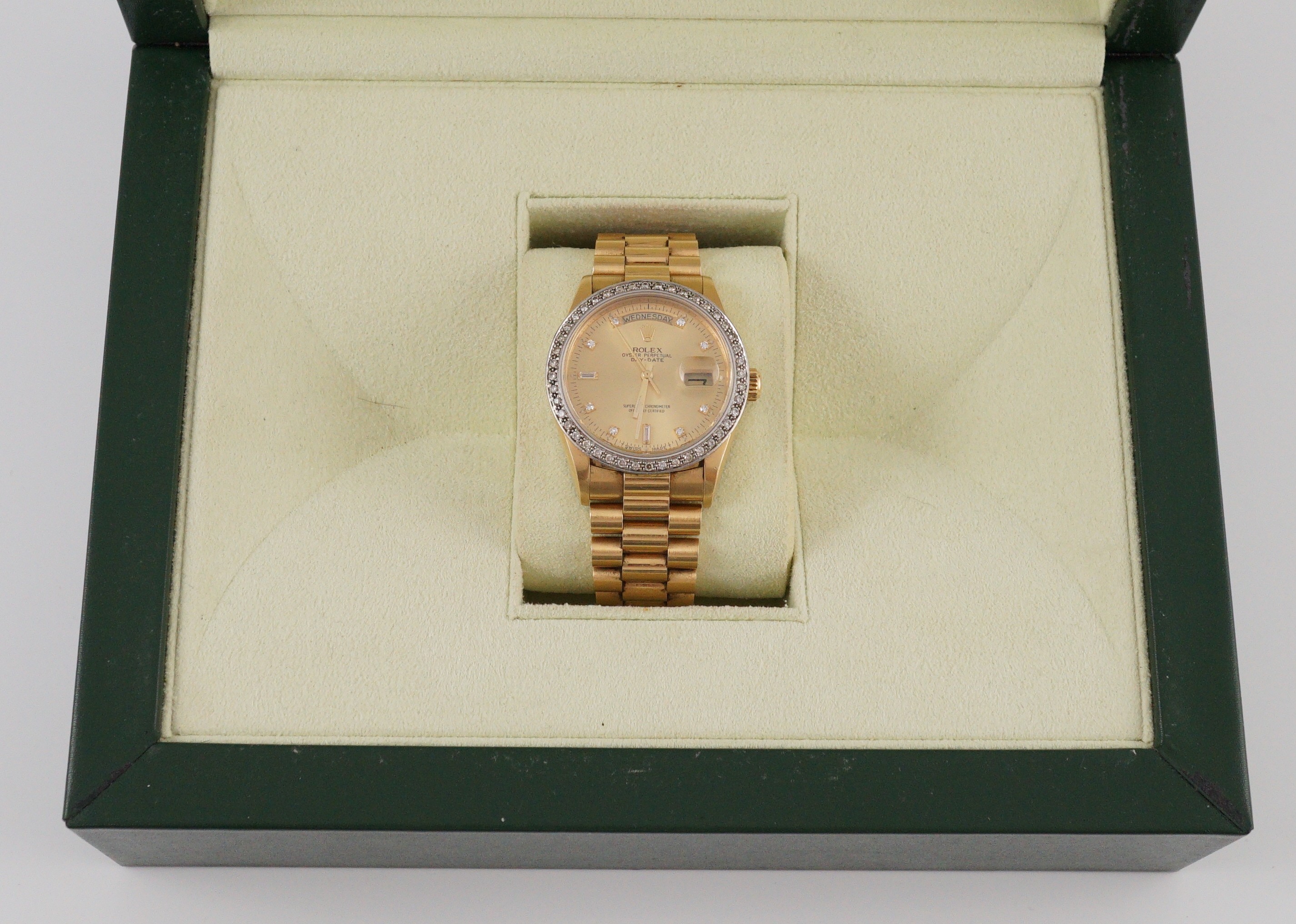 A gentleman's 1980's 18ct gold and diamond set Rolex Oyster Perpetual Day-Date wrist watch, with - Bild 6 aus 8