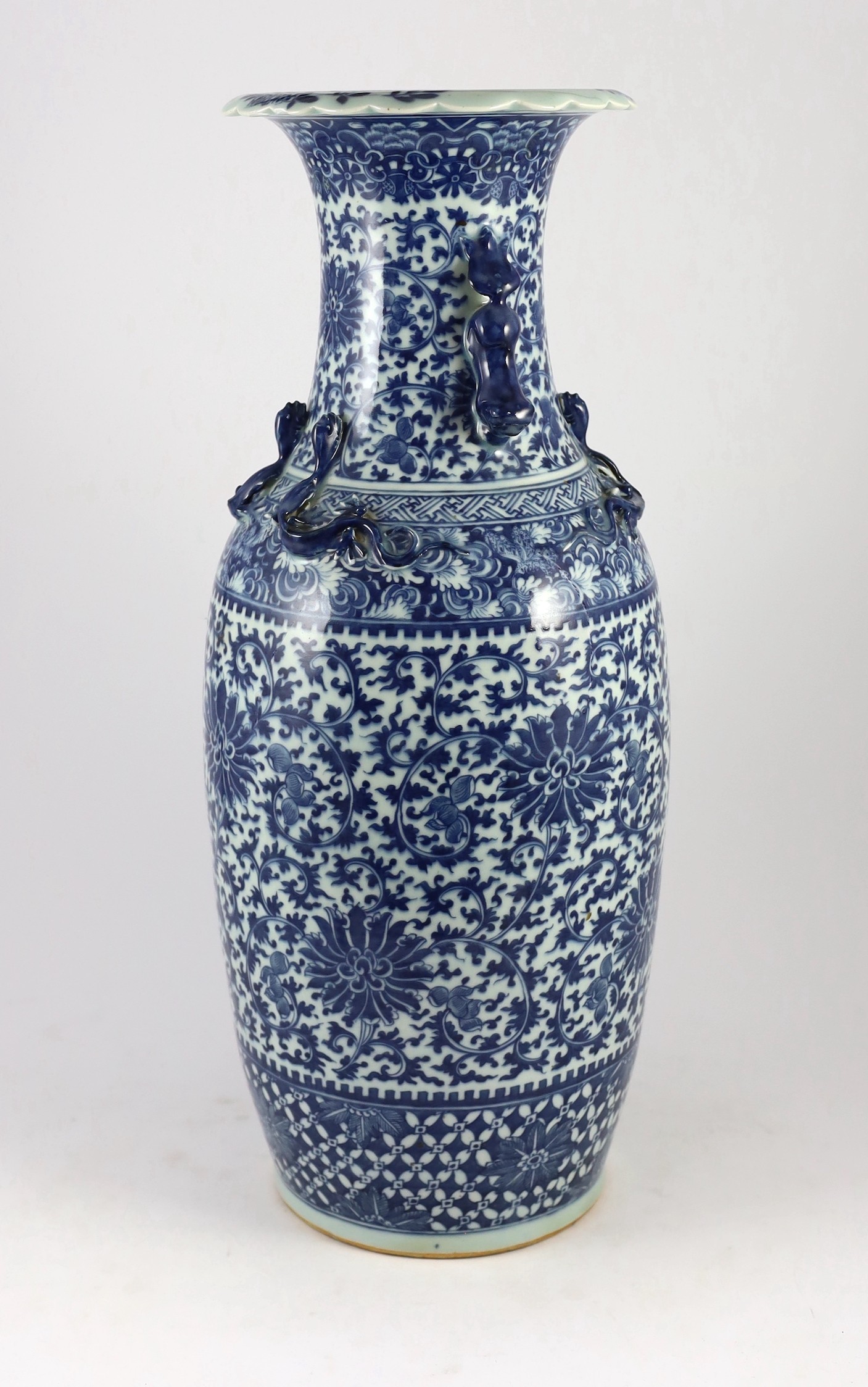 A large Chinese blue and white ‘lotus’ vase, 19th century, painted with lotus flowers and - Bild 2 aus 5