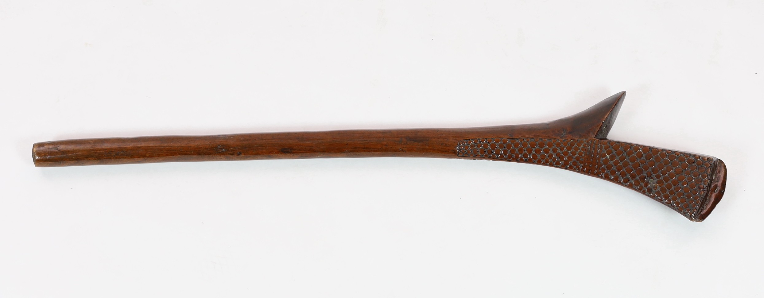 A Fijian hardwood bladed war club, with relief carved decoration, 101cm long**CONDITION REPORT**Of - Bild 4 aus 5