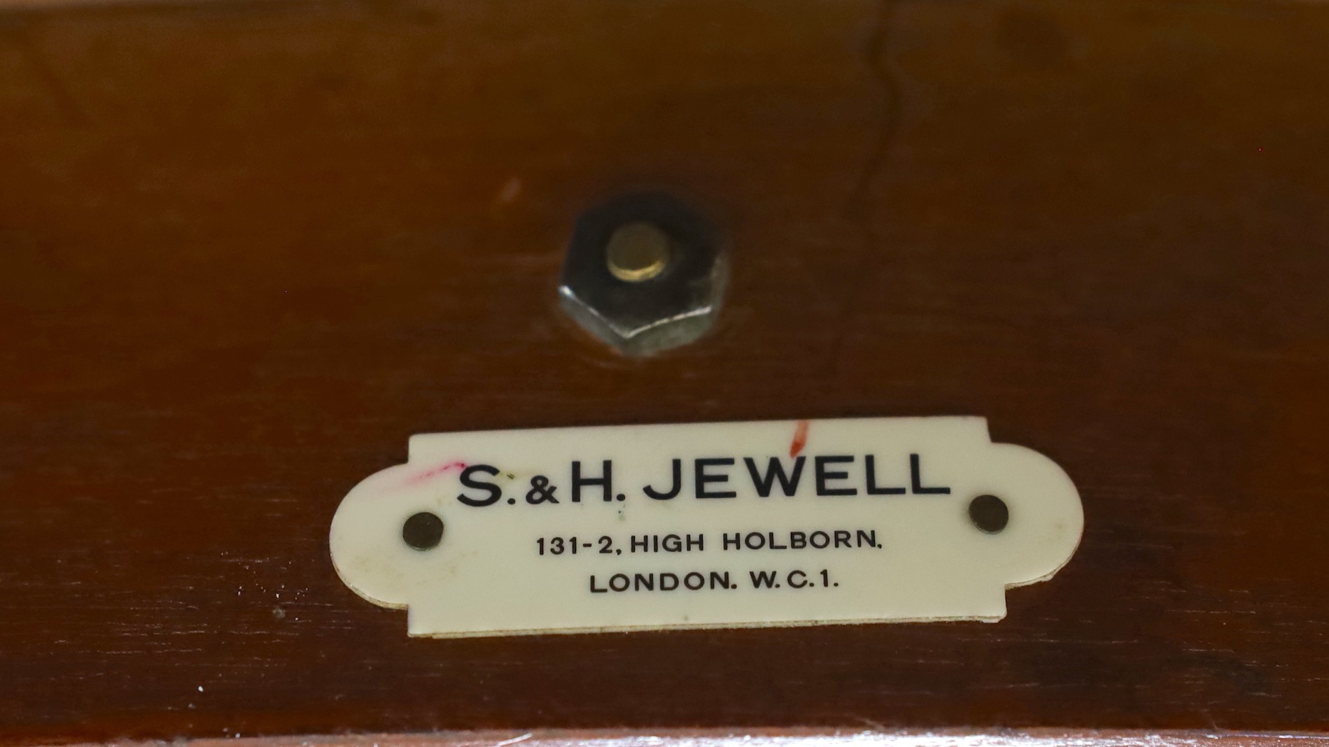 An Edwardian satinwood banded mahogany kidney shaped kneehole desk, with brown skiver and - Image 5 of 5