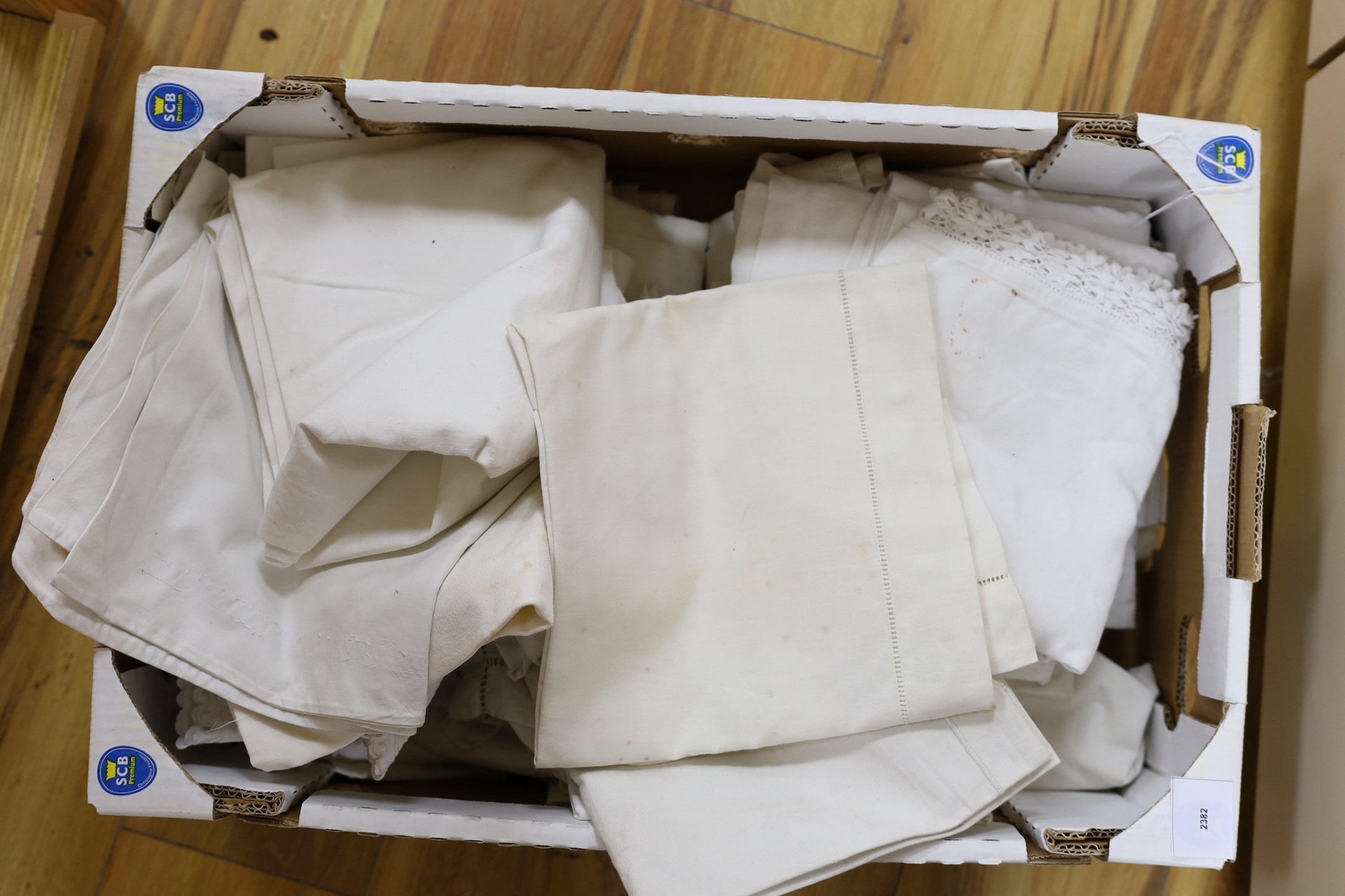 A box of French Provincial linen embroidered pillowcases - Image 4 of 4