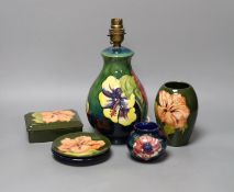 A Moorcroft lamp and five other pieces of Moorcroft (6),lamp 27 cms high including light fitting,