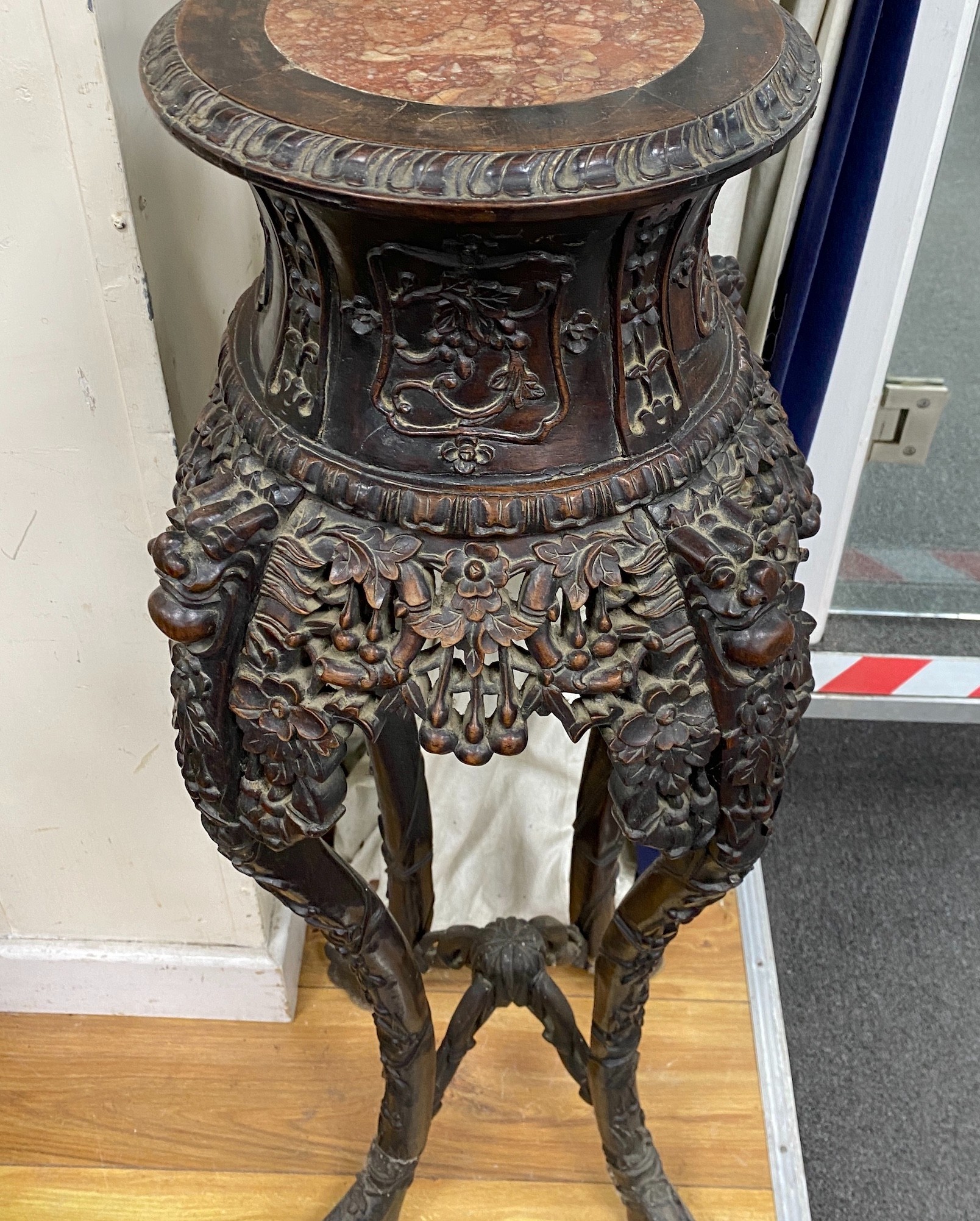 A Chinese carved hardwood marble topped vase stand, height 104cm - Bild 2 aus 3