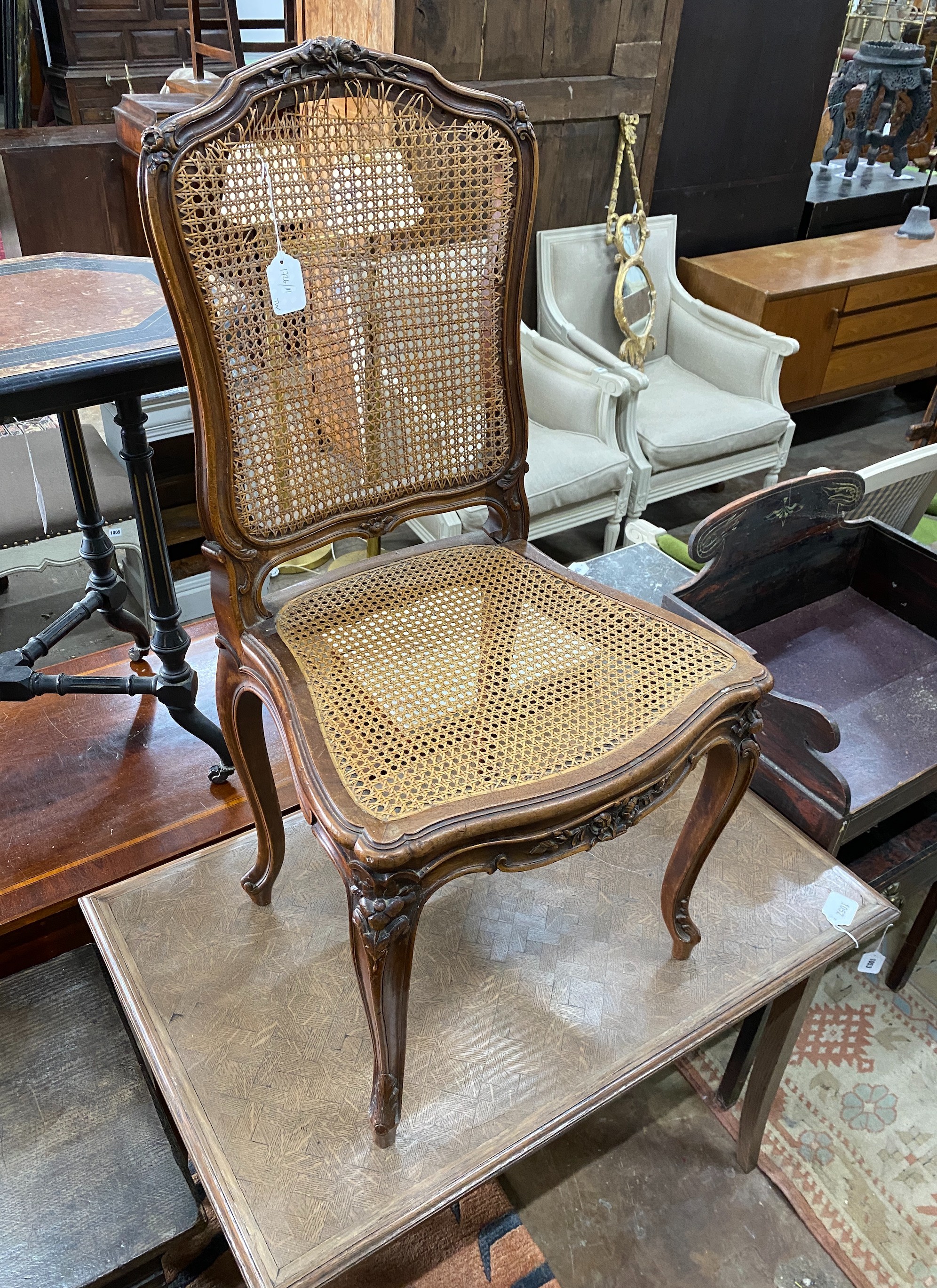 An early 20th century rectangular oak parquetry side table, width 92cm, depth 57cm, height 71cm - Bild 2 aus 5