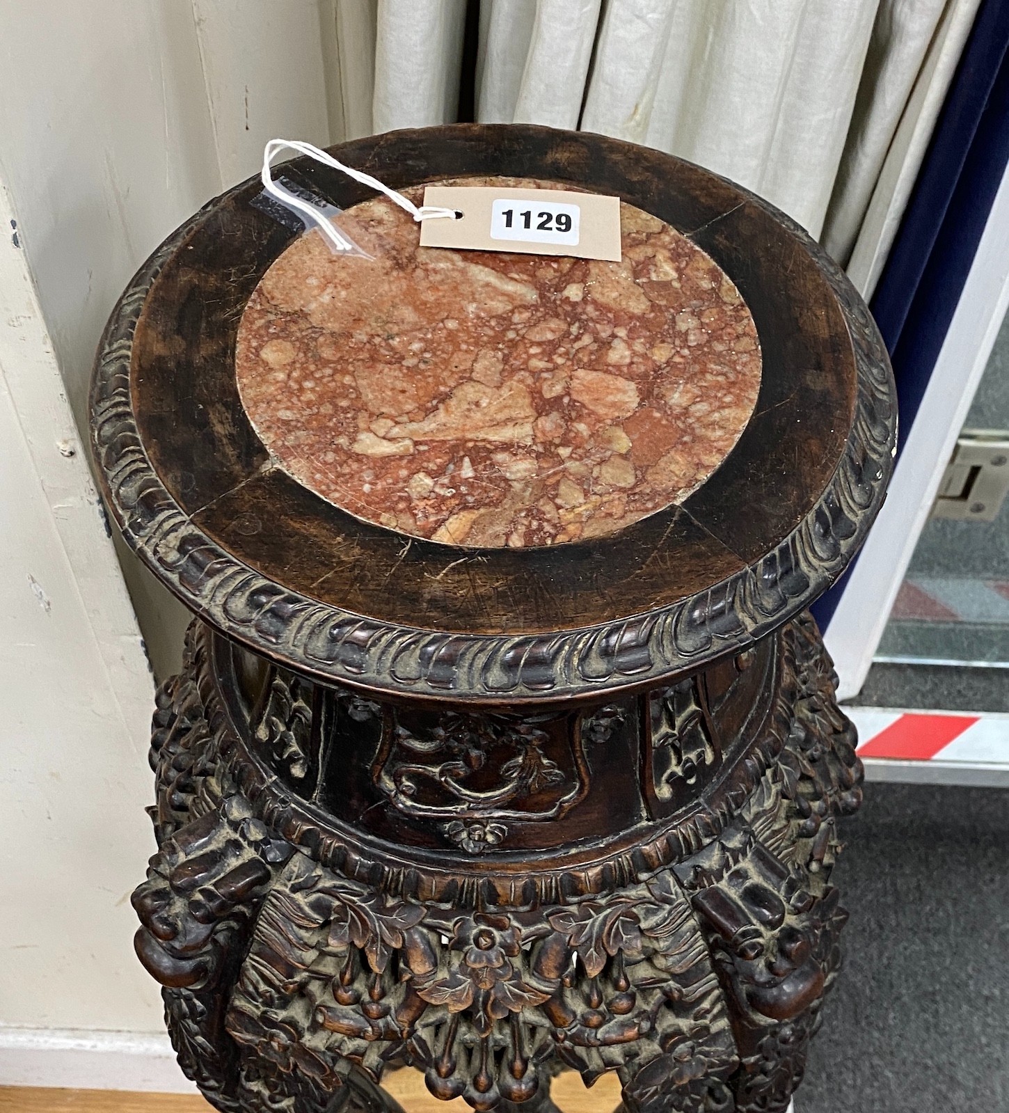 A Chinese carved hardwood marble topped vase stand, height 104cm - Bild 3 aus 3