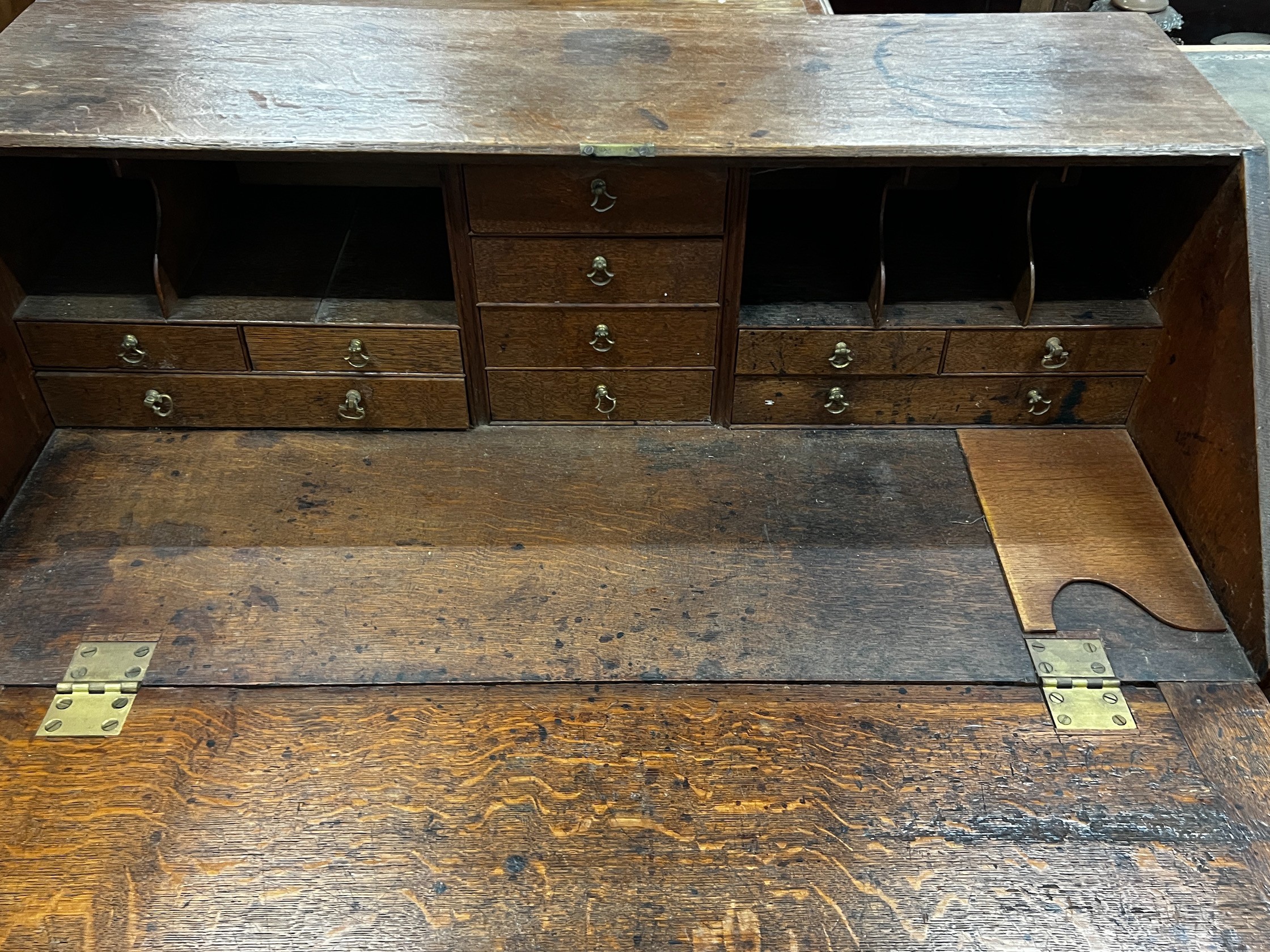 A George III oak bureau, width 91cm depth 50cm height 102cm - Bild 3 aus 3