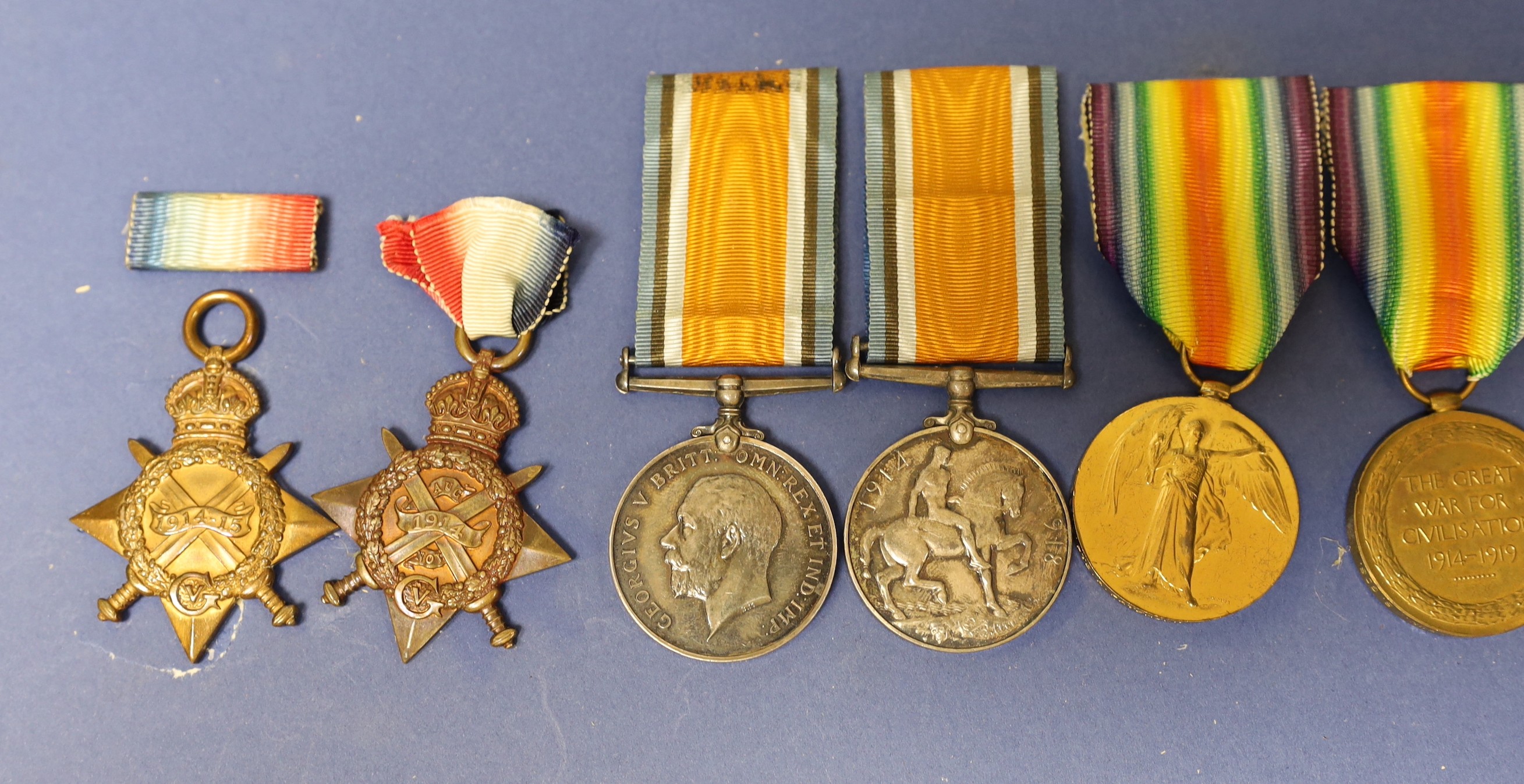 Two WWI family medal trios to 9098 Pte. A Paterson 2/R Scots. including Mons star and to 11619 - Bild 2 aus 5