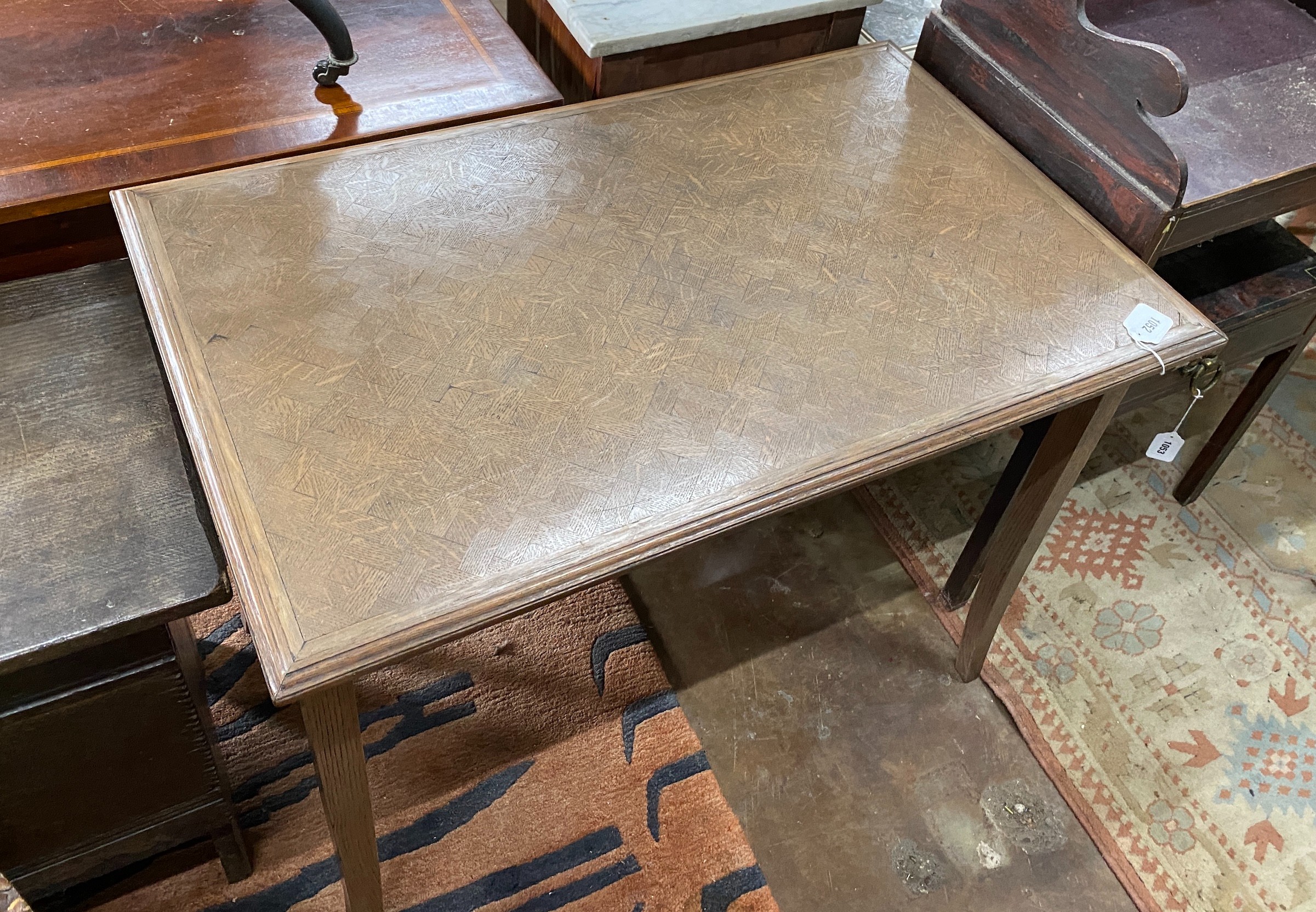 An early 20th century rectangular oak parquetry side table, width 92cm, depth 57cm, height 71cm - Bild 5 aus 5