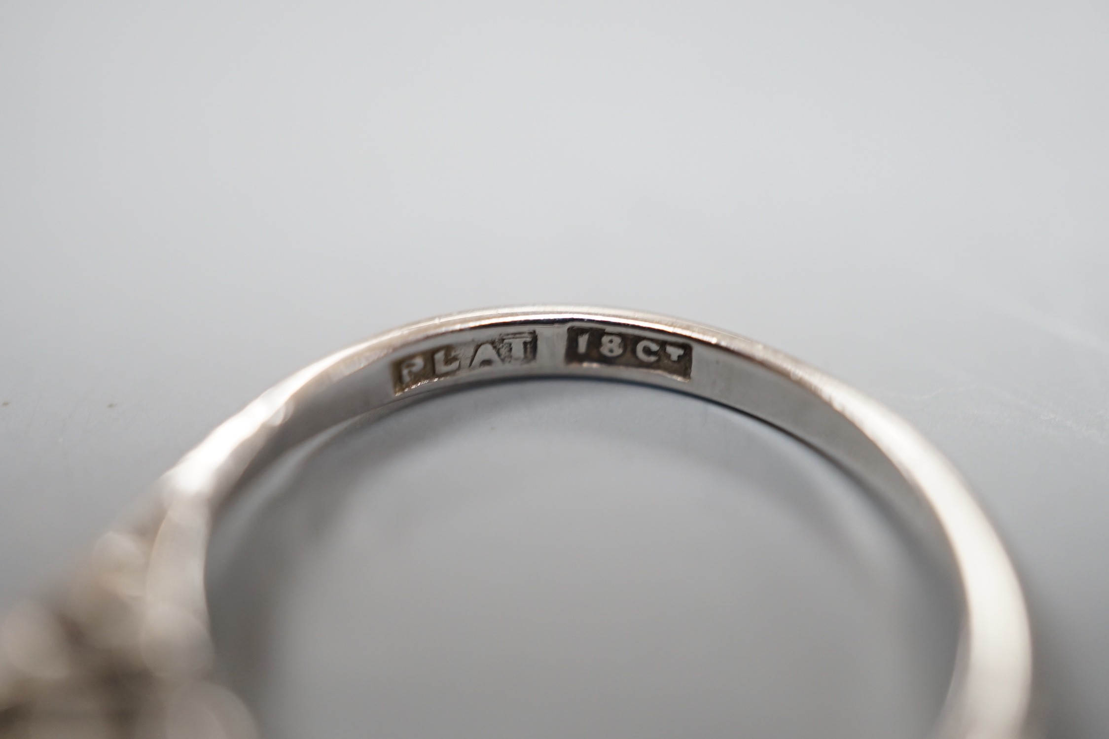 A plat and 18ct five stone diamond set half hoop ring, size K, gross weight 2 grams. - Image 6 of 6