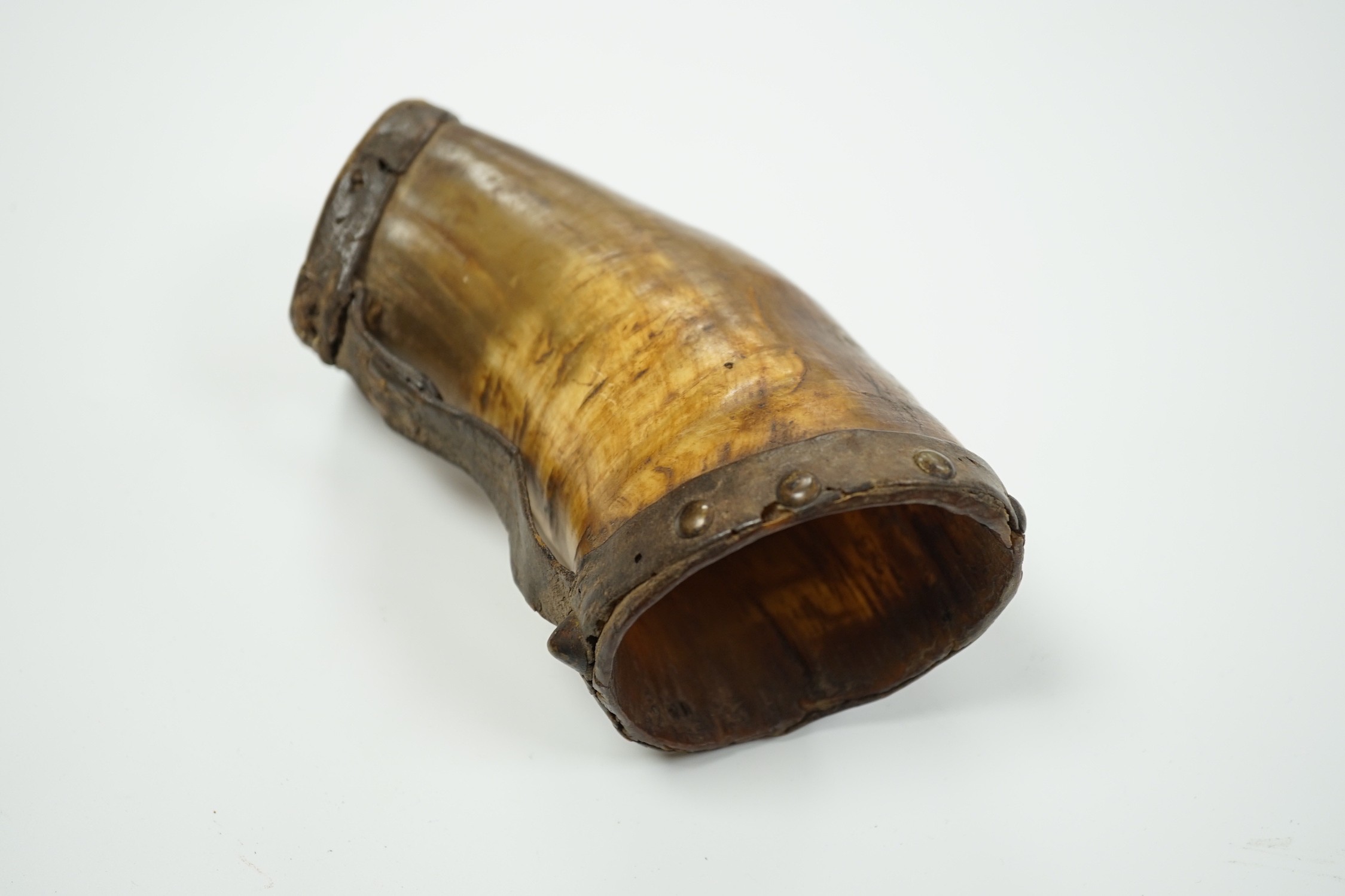 A 19th century ox horn and leather mounted cup, 19cm - Image 3 of 3