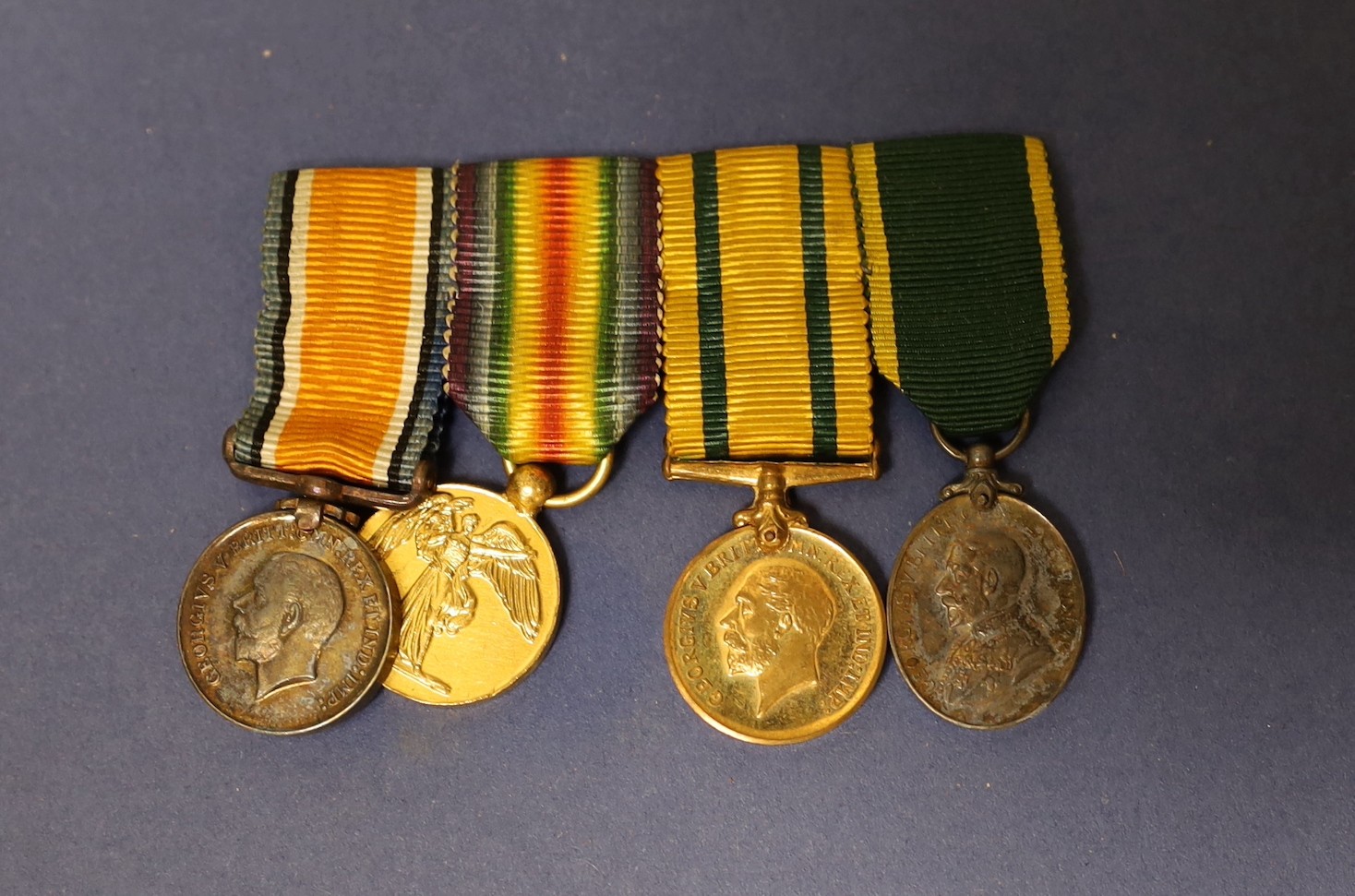 Two WWI family medal trios to 9098 Pte. A Paterson 2/R Scots. including Mons star and to 11619 - Bild 4 aus 5