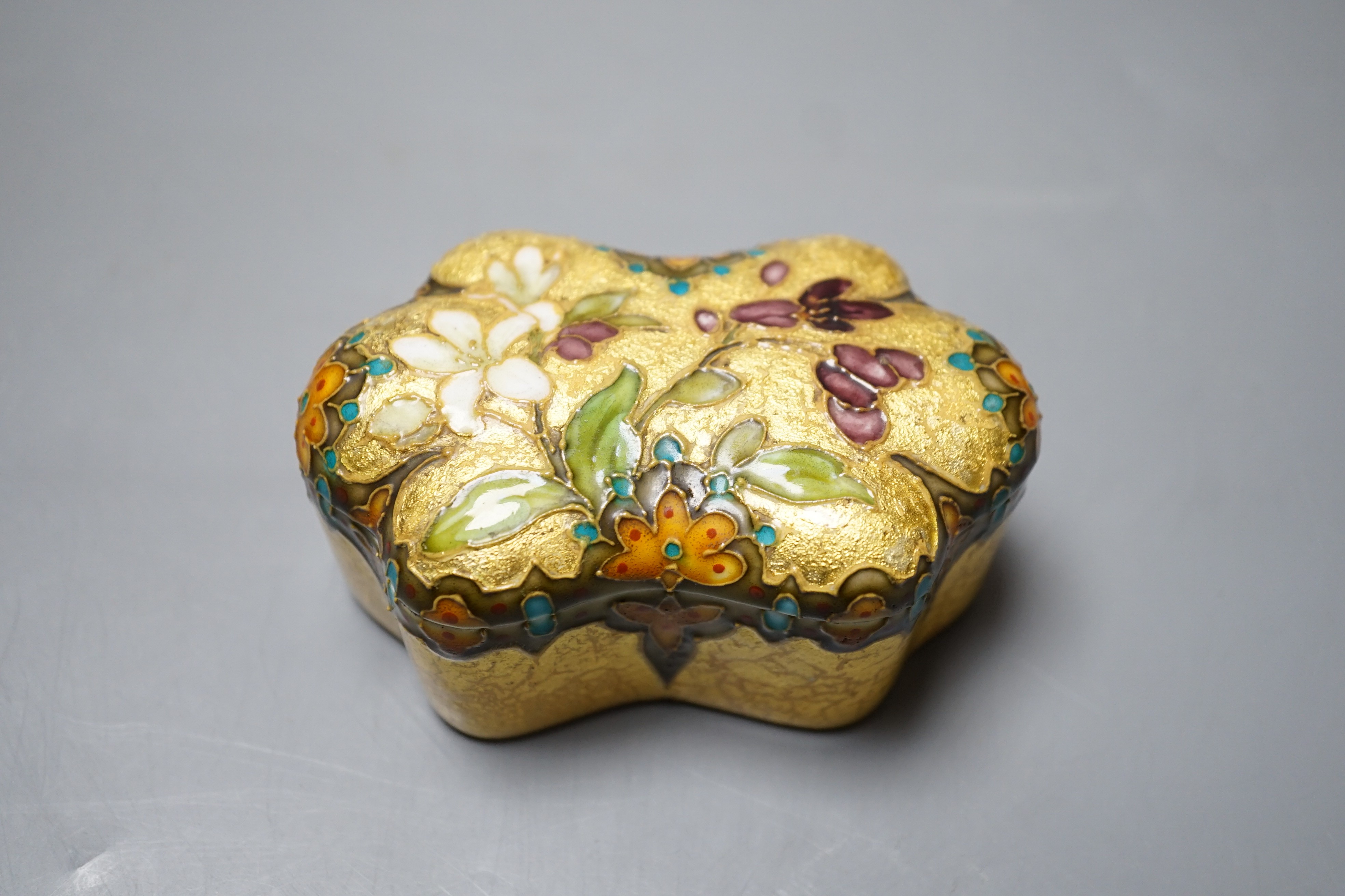 A Clement Massier, Golfe Juan box with enamelled floral decoration on ground yellow base, 9.5cm, - Bild 4 aus 12