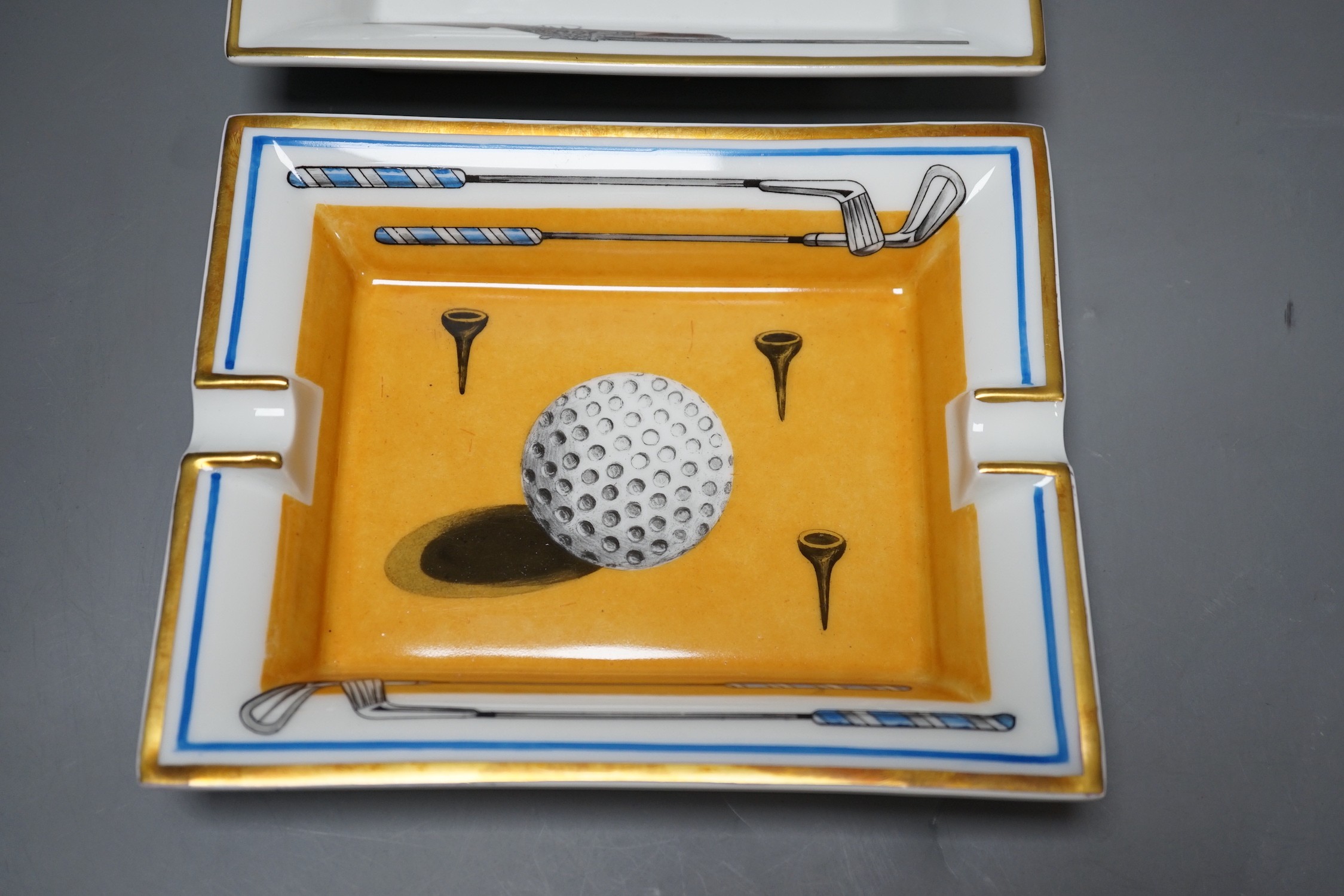 Two Hermes, Paris porcelain ashtrays: one golfing related (boxed), the other hunting related,golf - Bild 2 aus 6