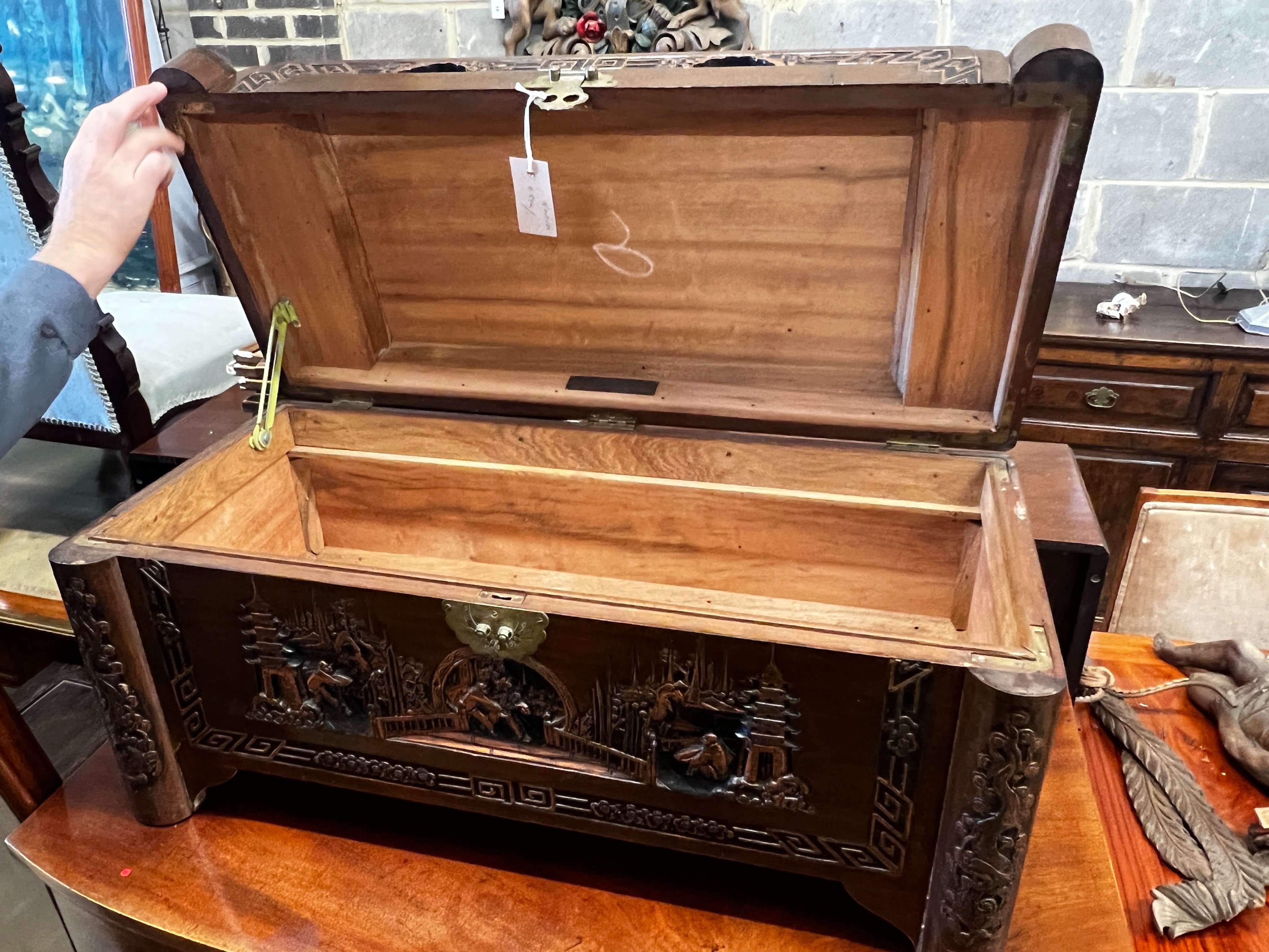 A small Chinese carved camphorwood trunk, length 80cm, depth 38cm, height 40cm - Image 5 of 5