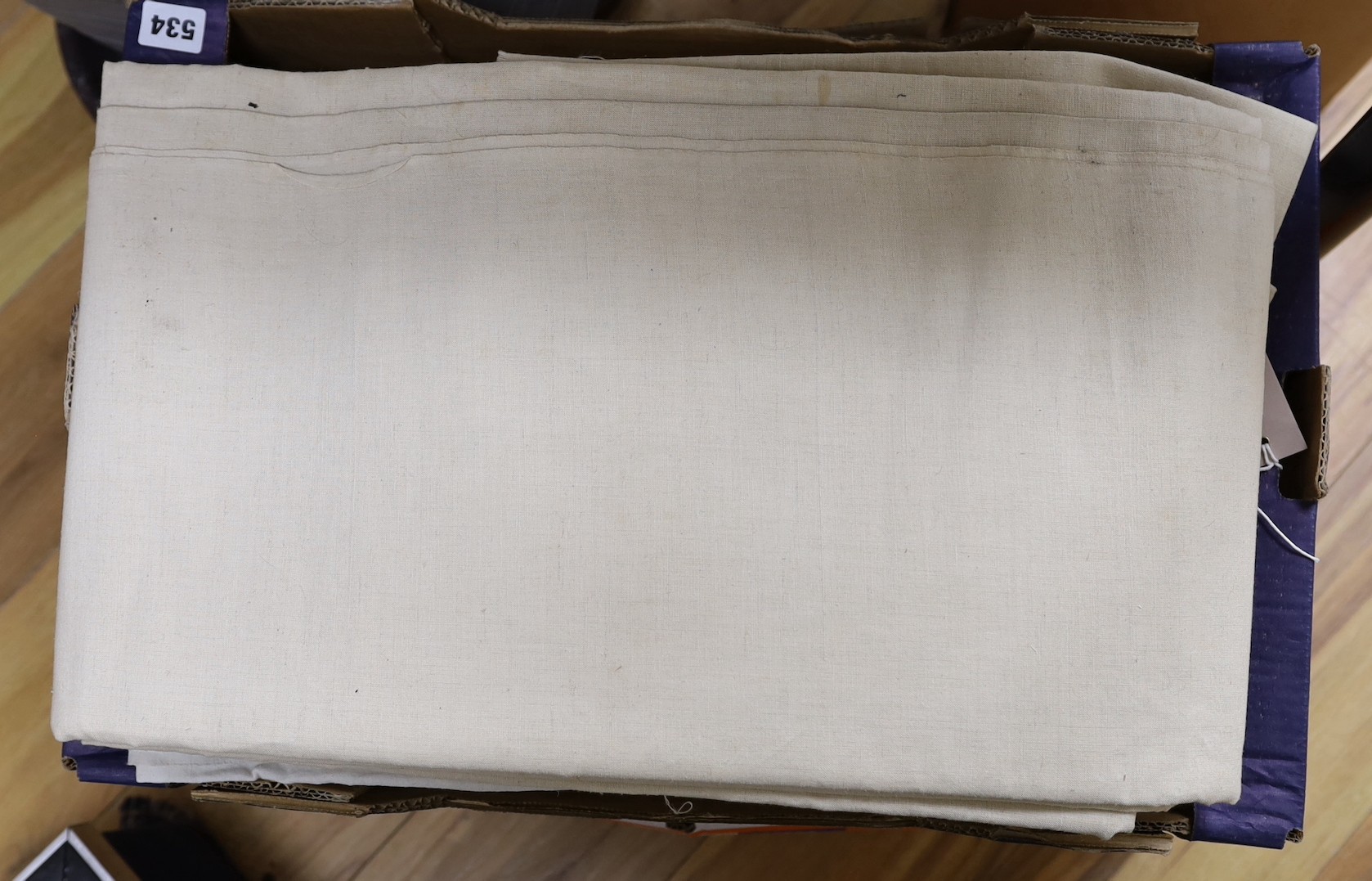 Two boxes of French provincial sheets - Image 2 of 4