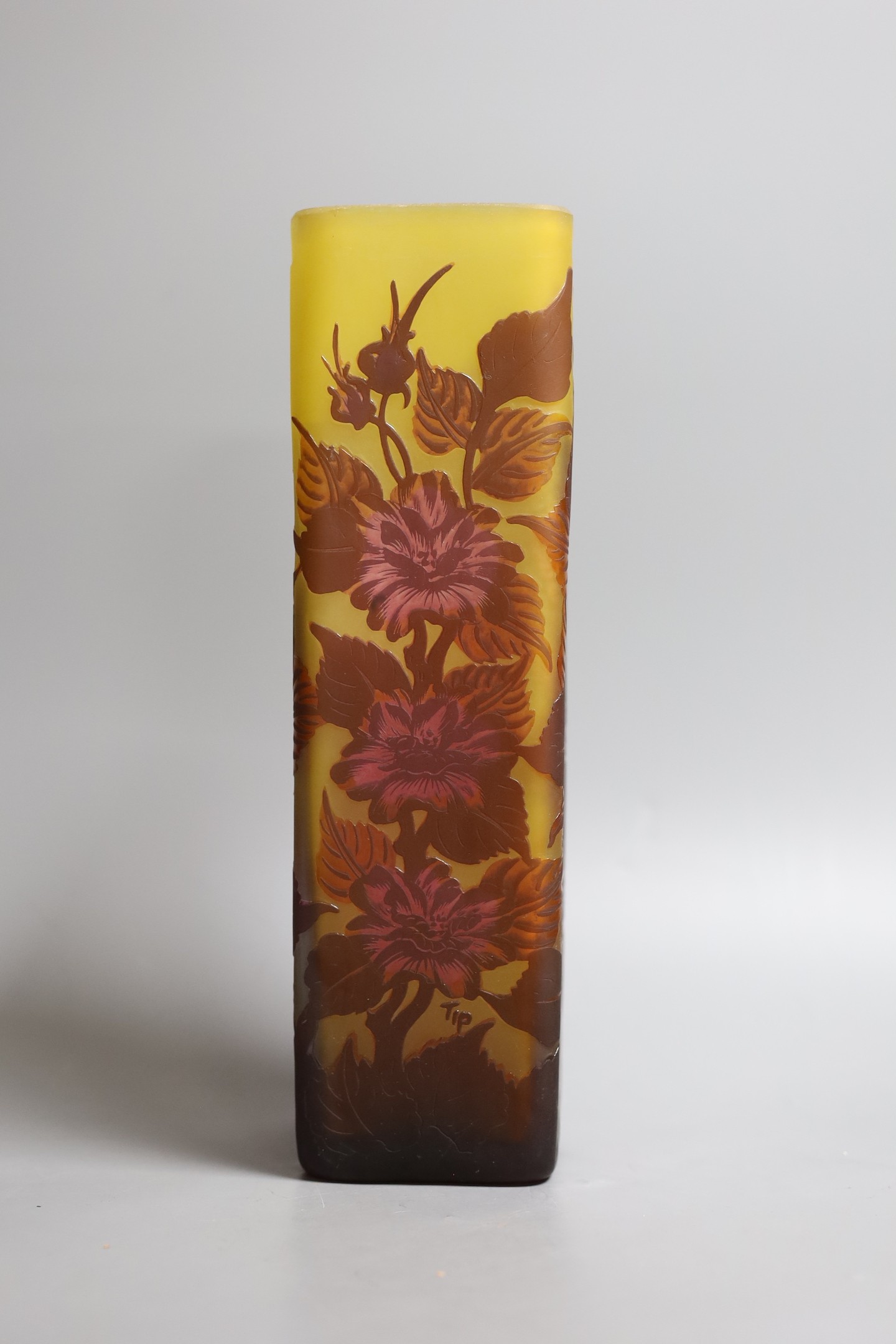 A Galle style cameo glass vase,26.5 cms high, - Bild 2 aus 4