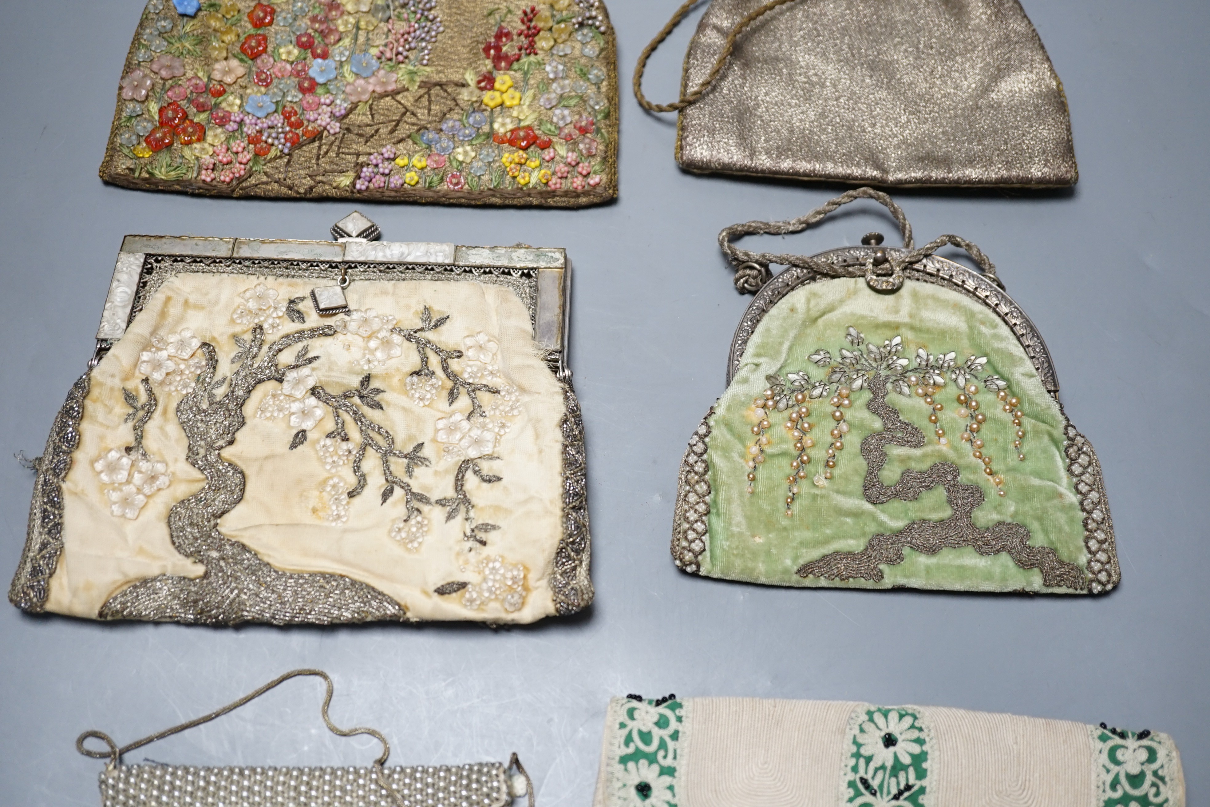 Four hand made evening bags with applice designs, a chain stitch clutch bag and a small bead work - Image 3 of 8