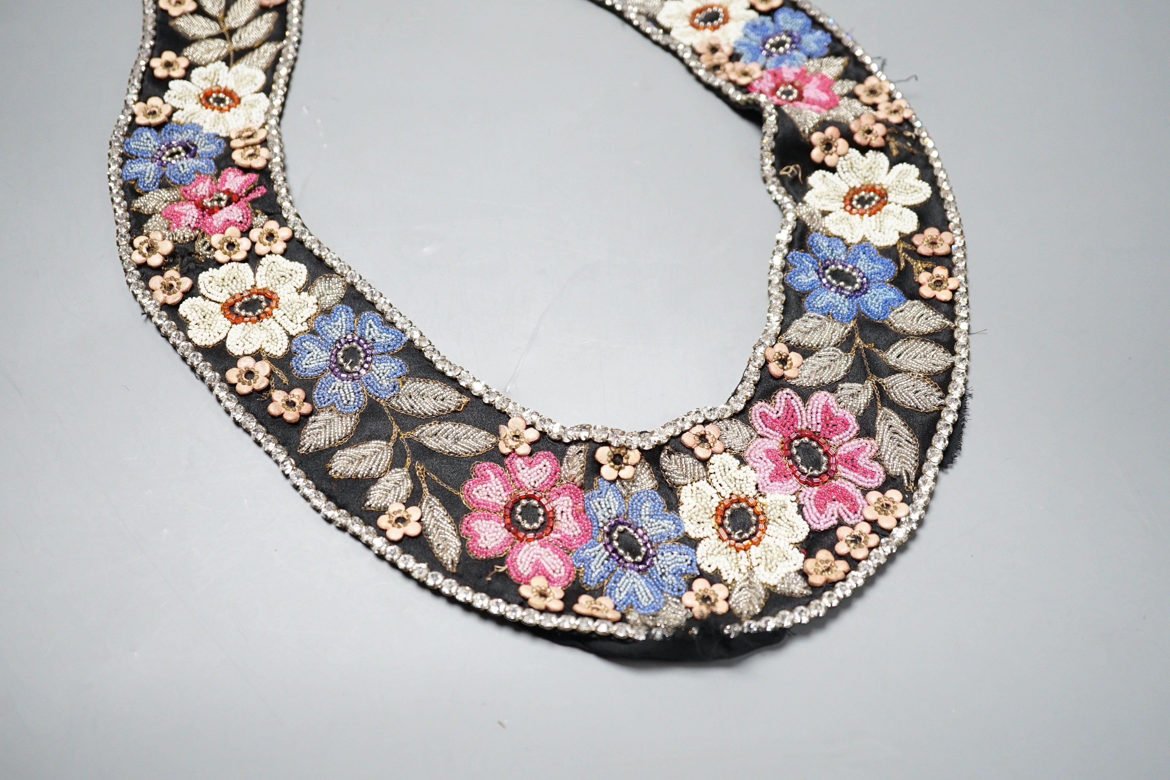A 1920’s-30’s French beaded collar, the beads embroidered as flowers and leaves with leather applice - Image 10 of 10