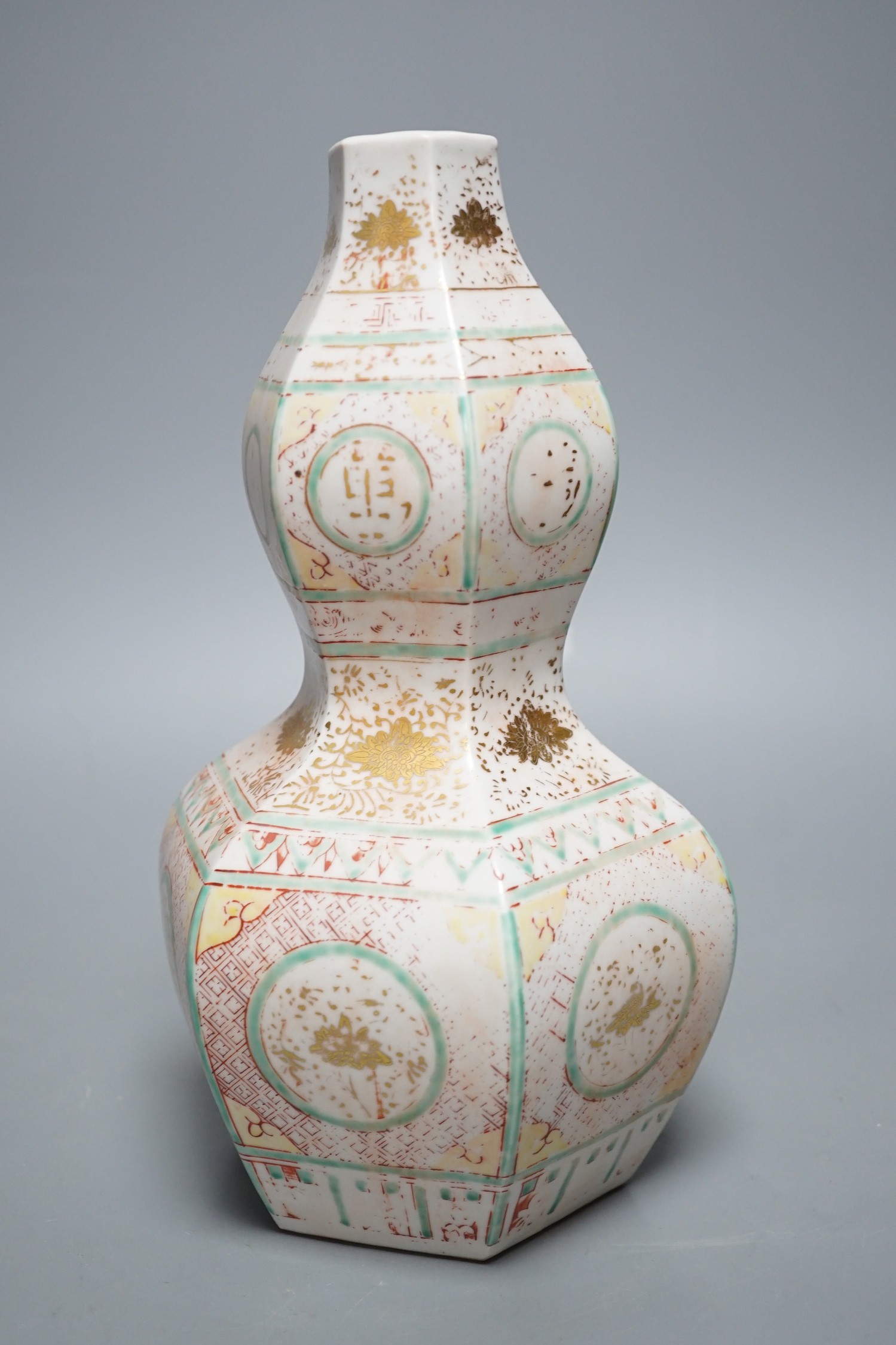 A Chinese famille rose gourd hexagonal shaped vase, Ming style, 28cm tall - Image 3 of 4