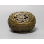 A Chinese bronze censer and cover 13cm