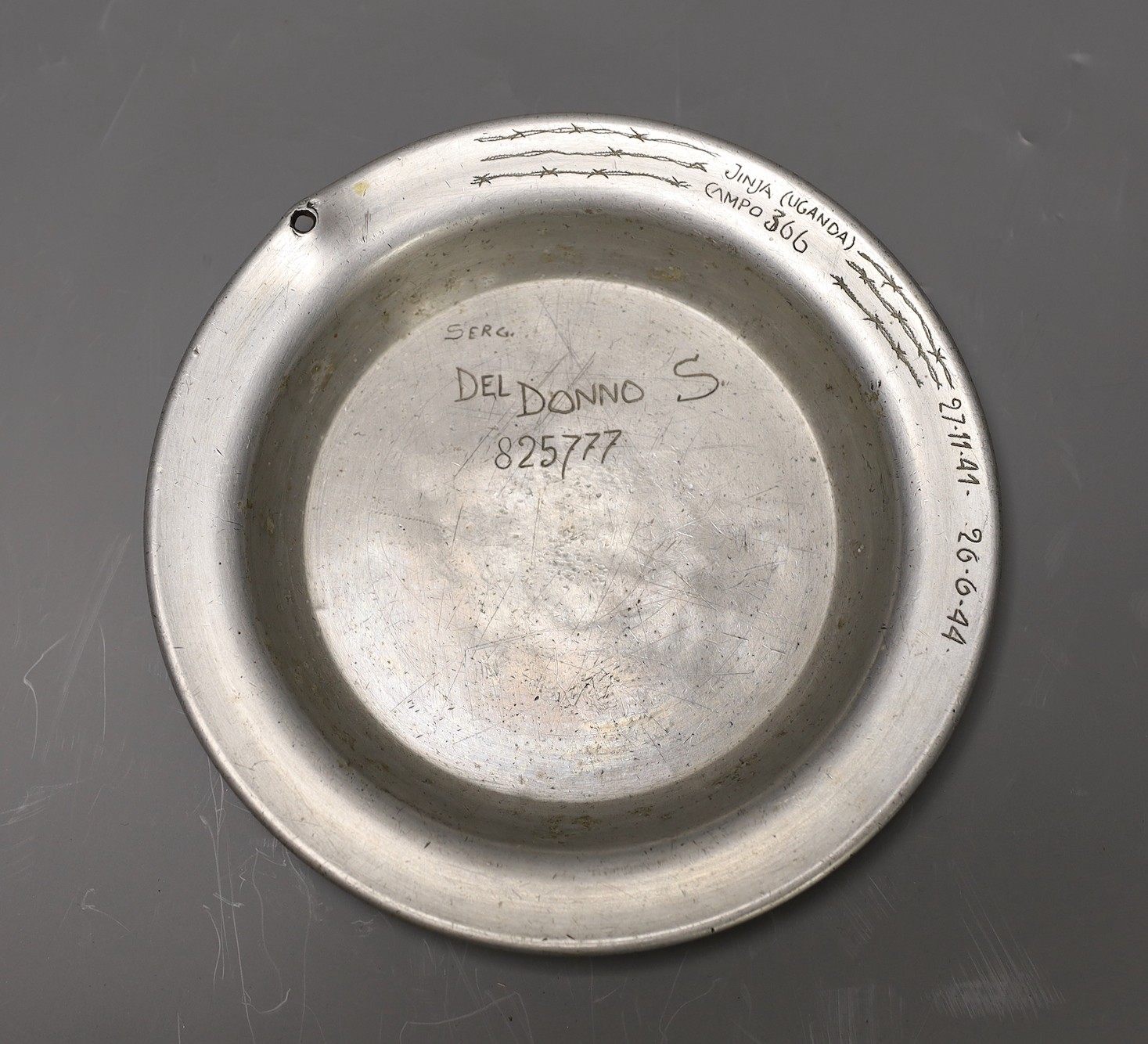A WWII Italian prisoner of war decorated 'mess' plate, for Jinja, Camp 366, Uganda, 20cm diameter - Image 3 of 3