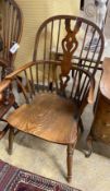 A Victorian elm, ash and beech Windsor chair