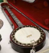 The Olly Oakley model zither banjo made by AO Windsor, 6 strings, cased, length 95cm