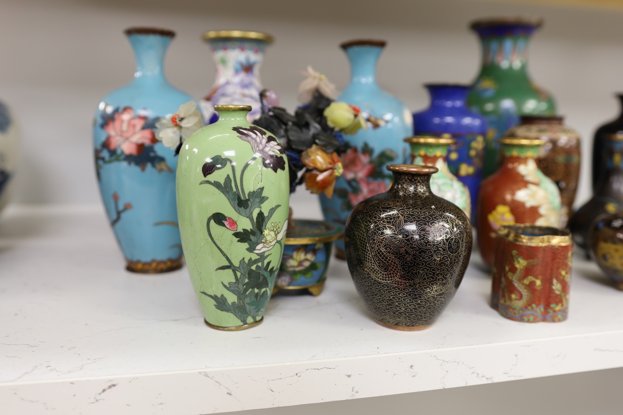 A group of Chinese and Japanese cloisonné enamel vases etc. tallest 22cm - Image 2 of 6